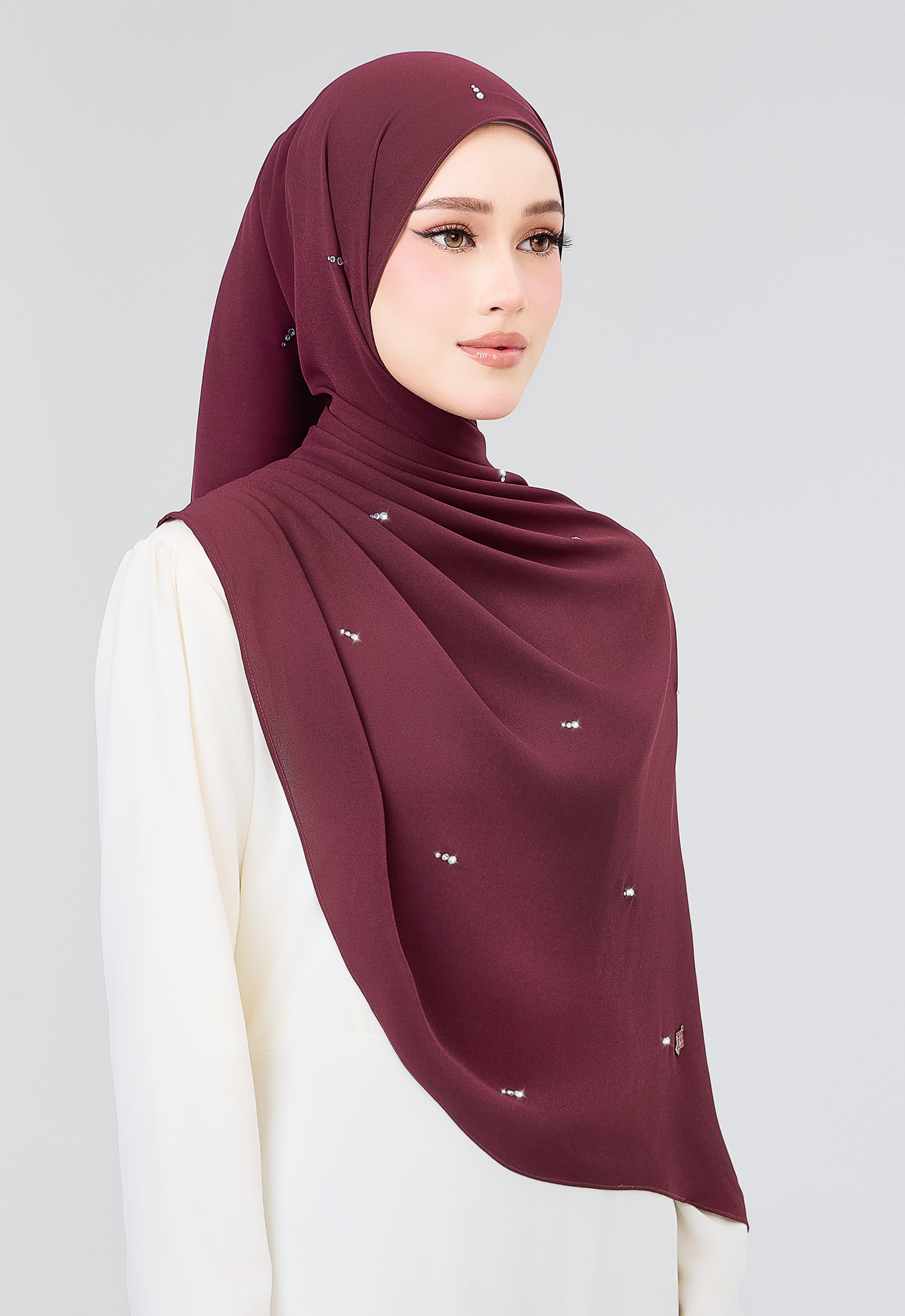 MINAZ HIJAB | SETULUS RAYA PLAIN STONE SHAWL - MAROON