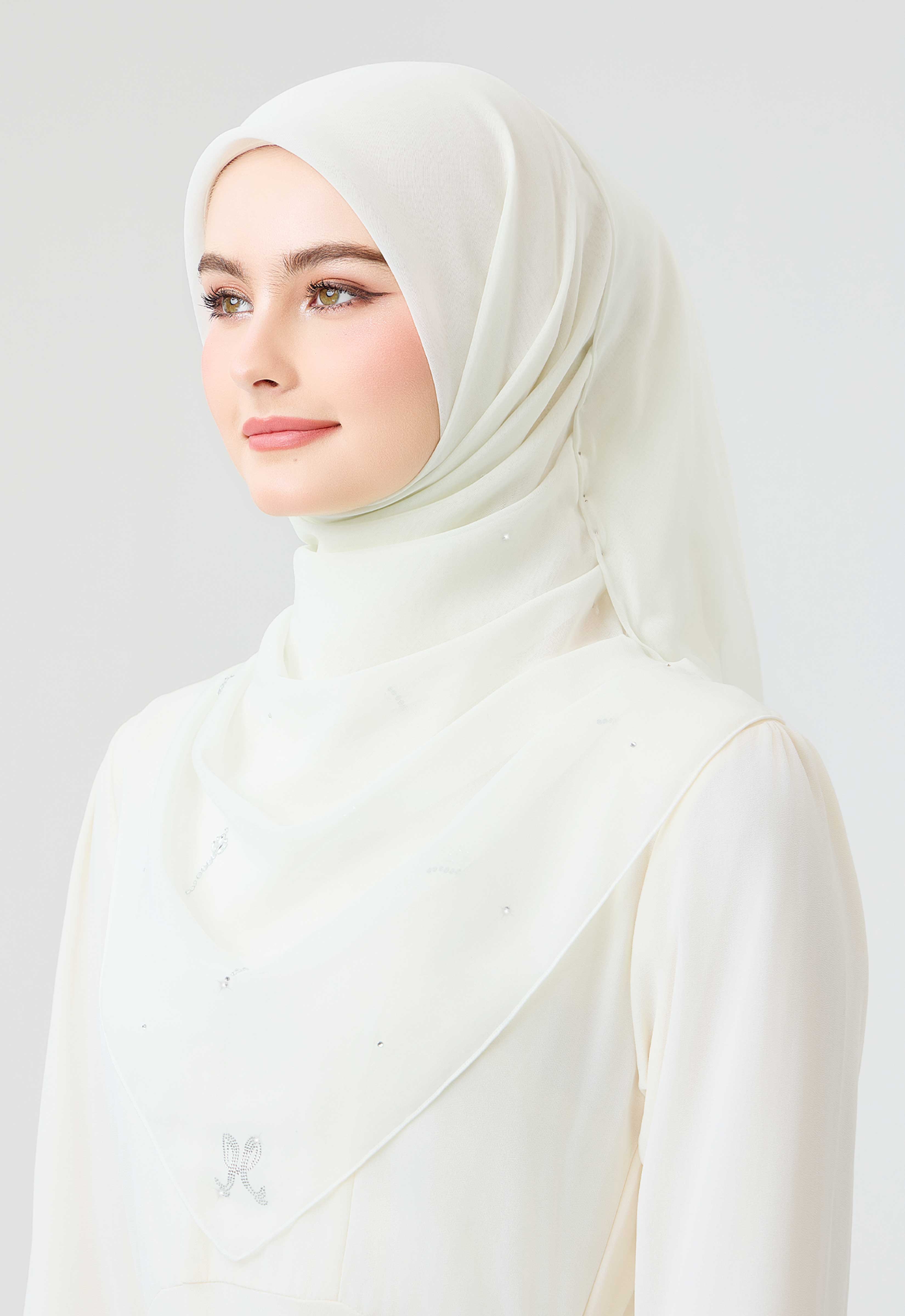 Tulip Plain Stone - Creamy White
