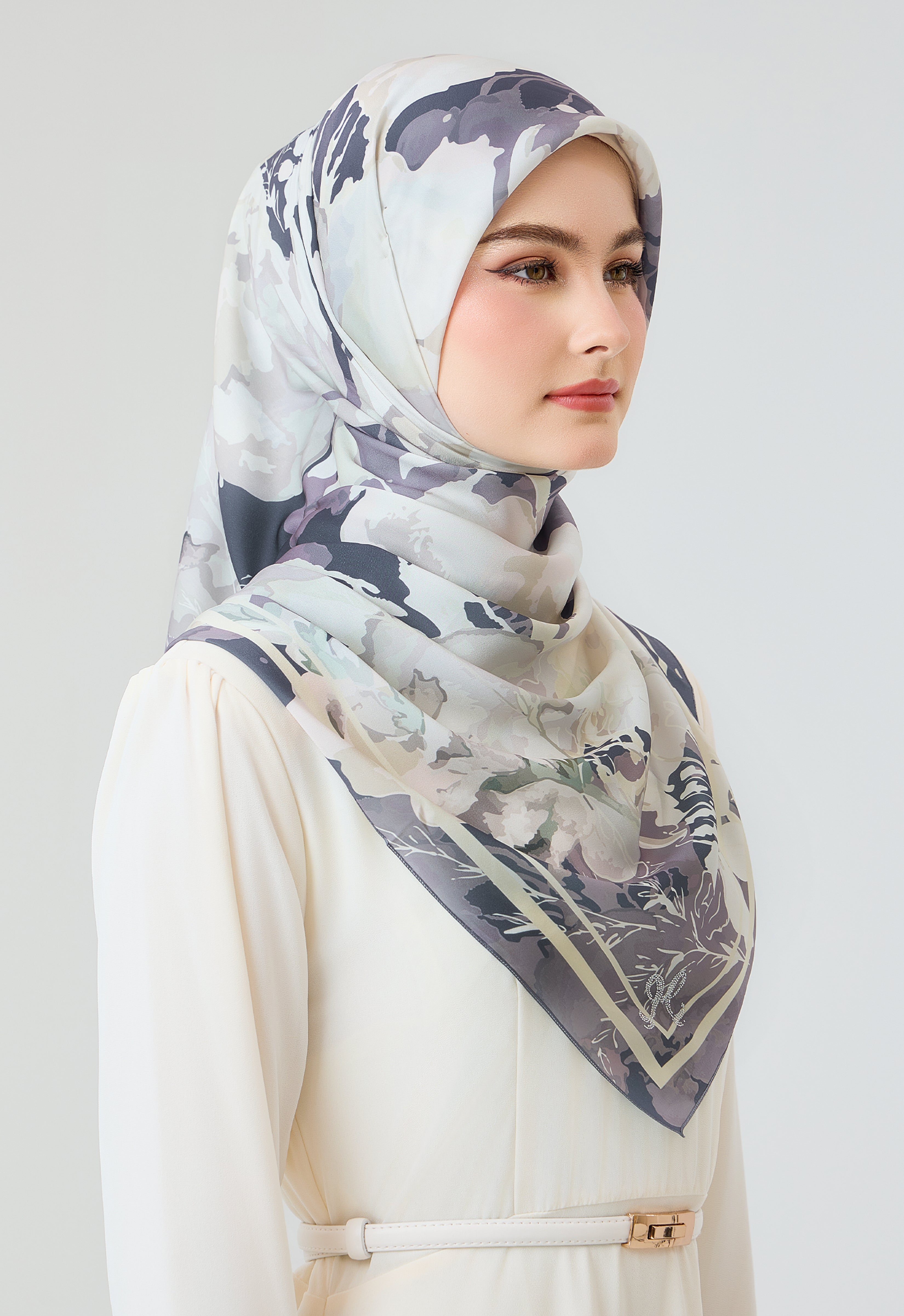 MINAZ Scarf | Petals - Dark Gray