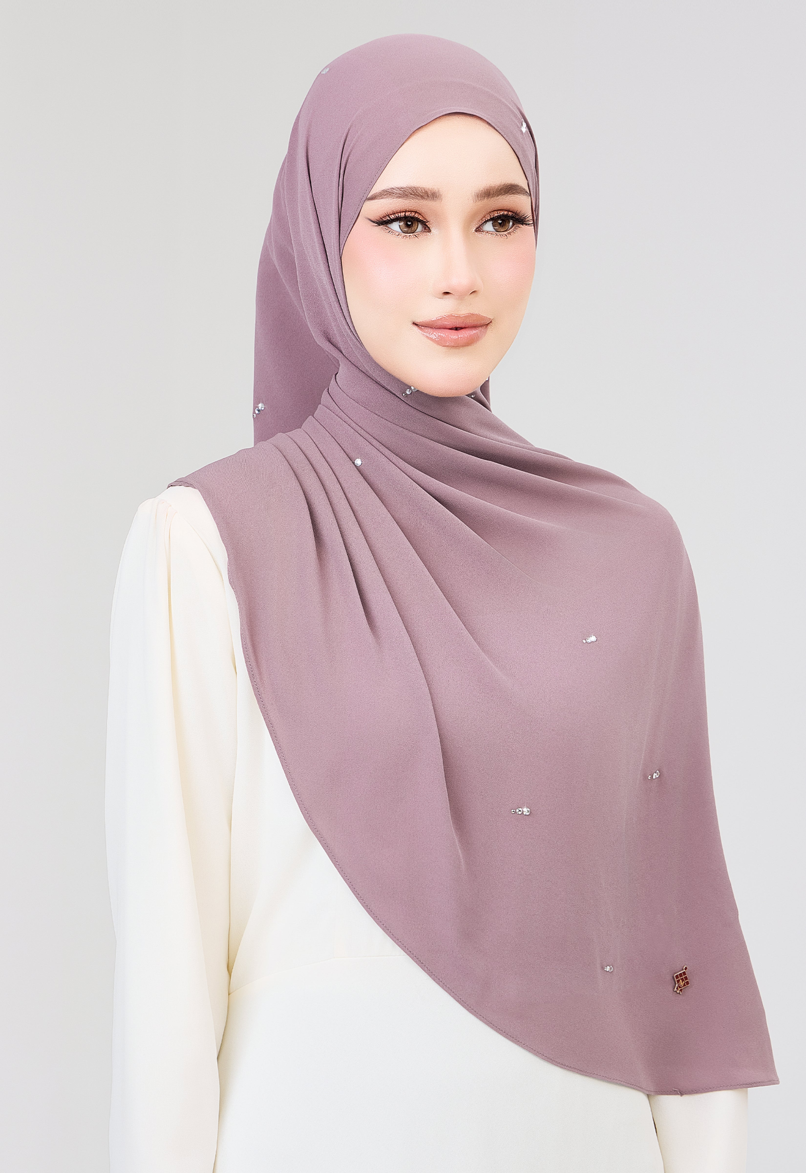 MINAZ HIJAB | SETULUS RAYA PLAIN STONE SHAWL - PLUM