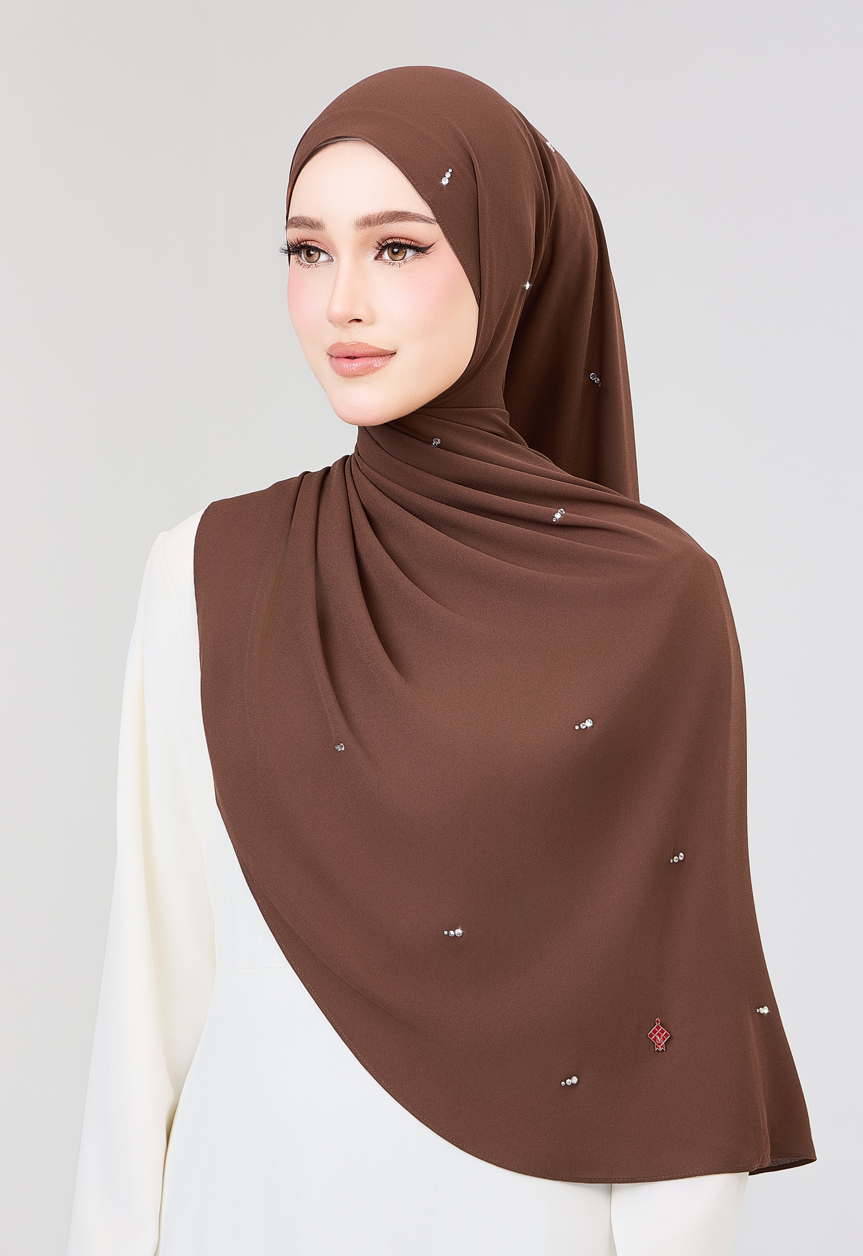 MINAZ HIJAB | SETULUS RAYA PLAIN STONE SHAWL - RICH BROWN