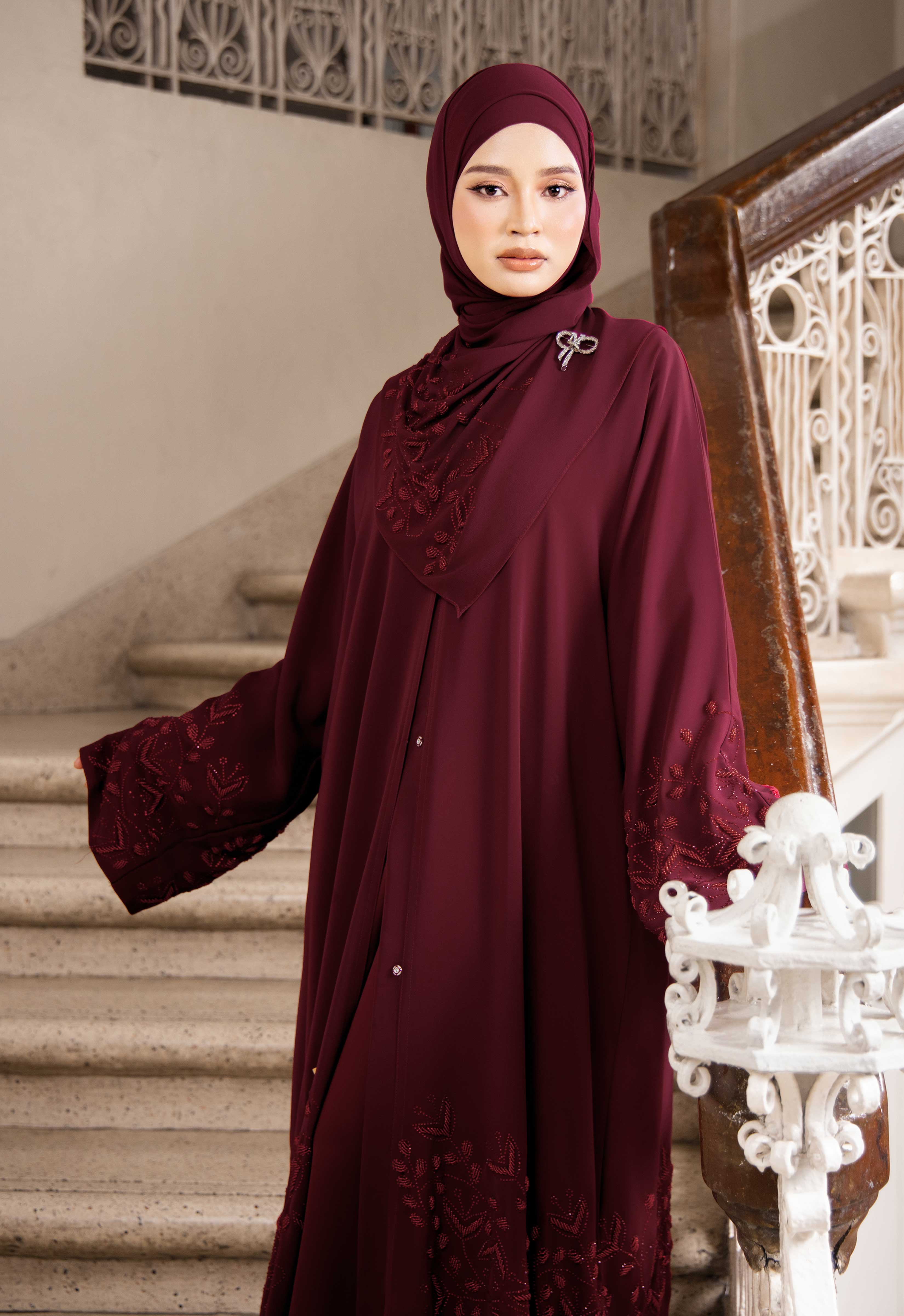 YASMEEN LUXE ABAYA - MAROON
