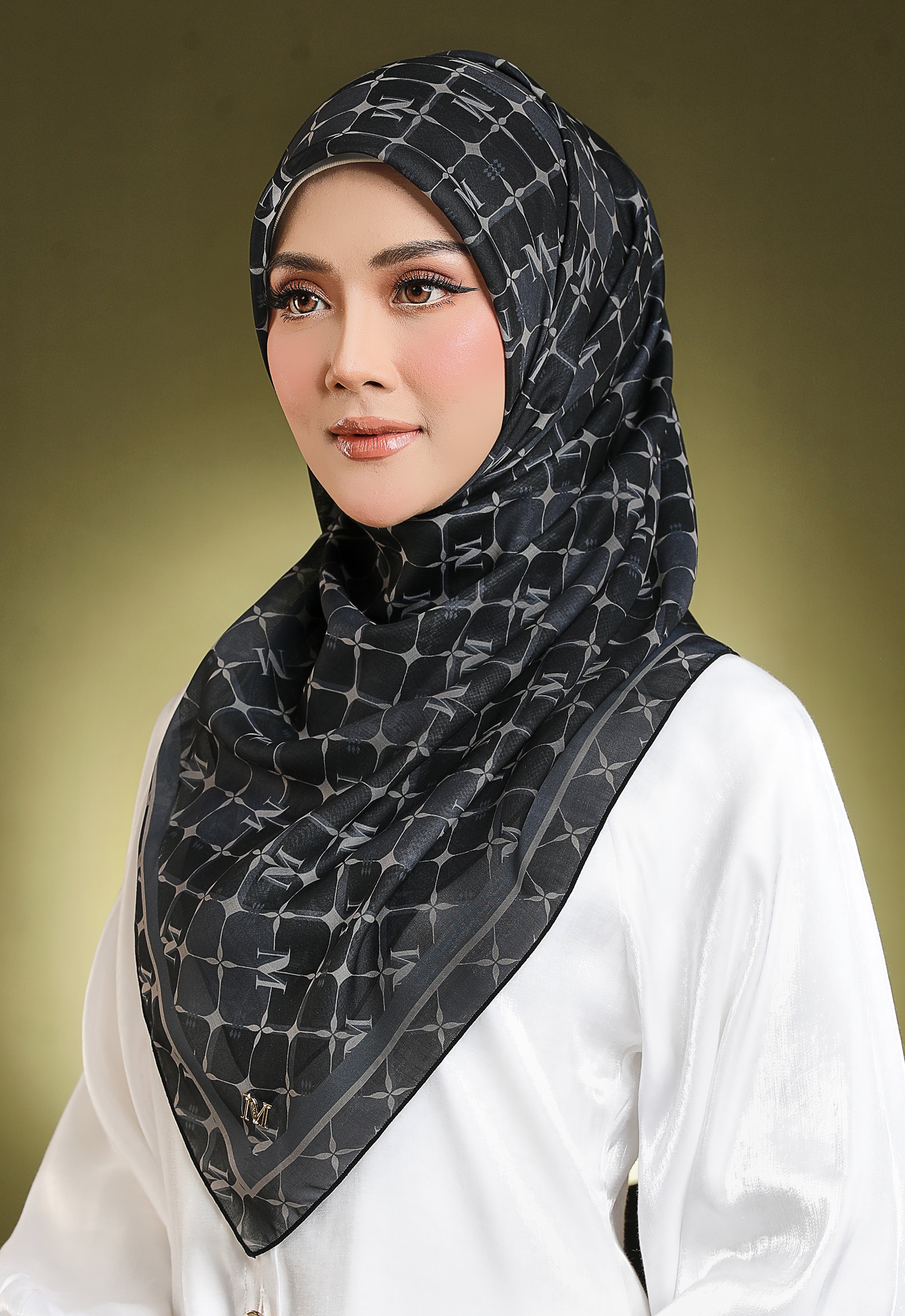 MONO YUSRA BAWAL - BLACK NUDE