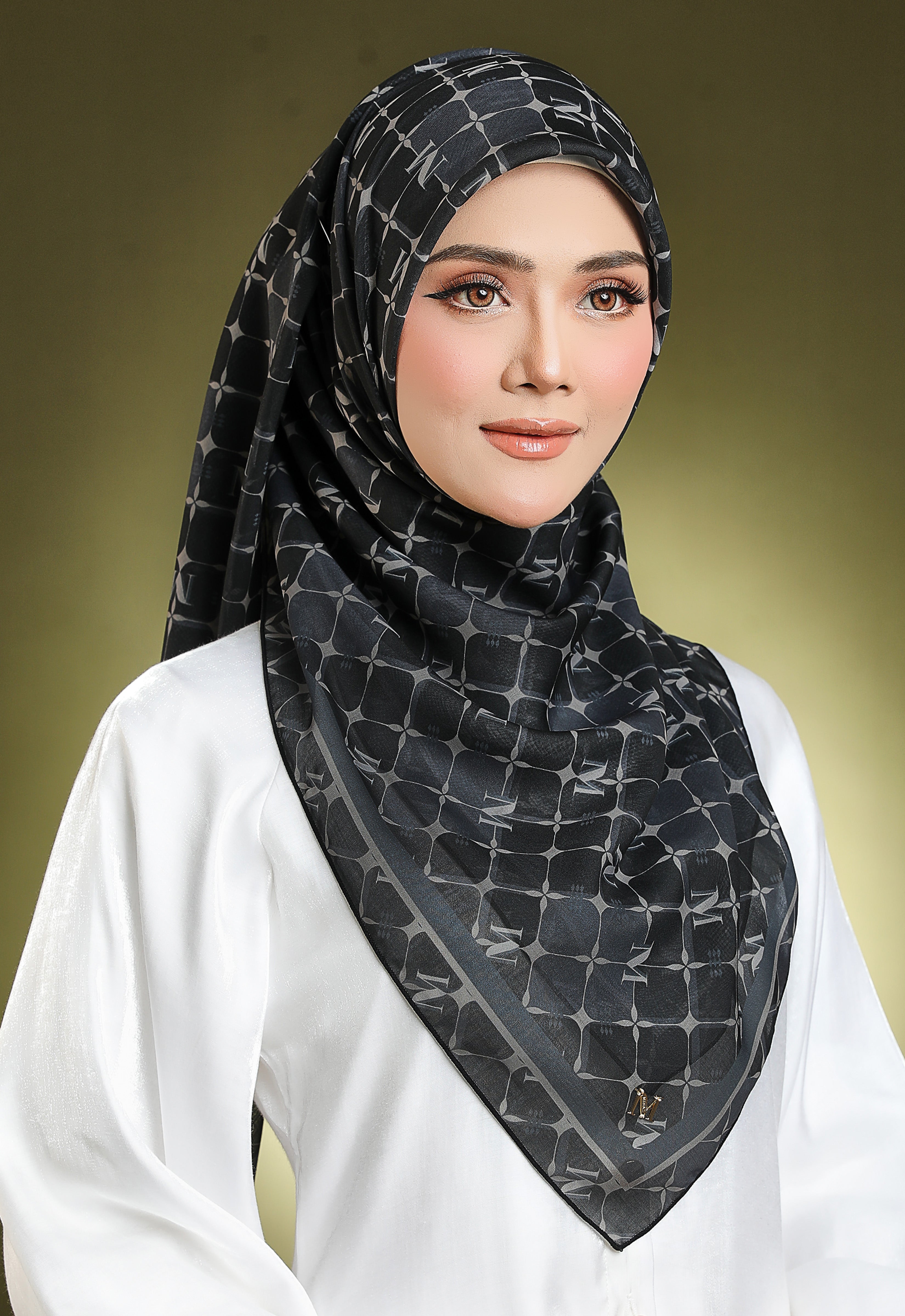 MONO YUSRA BAWAL - BLACK NUDE