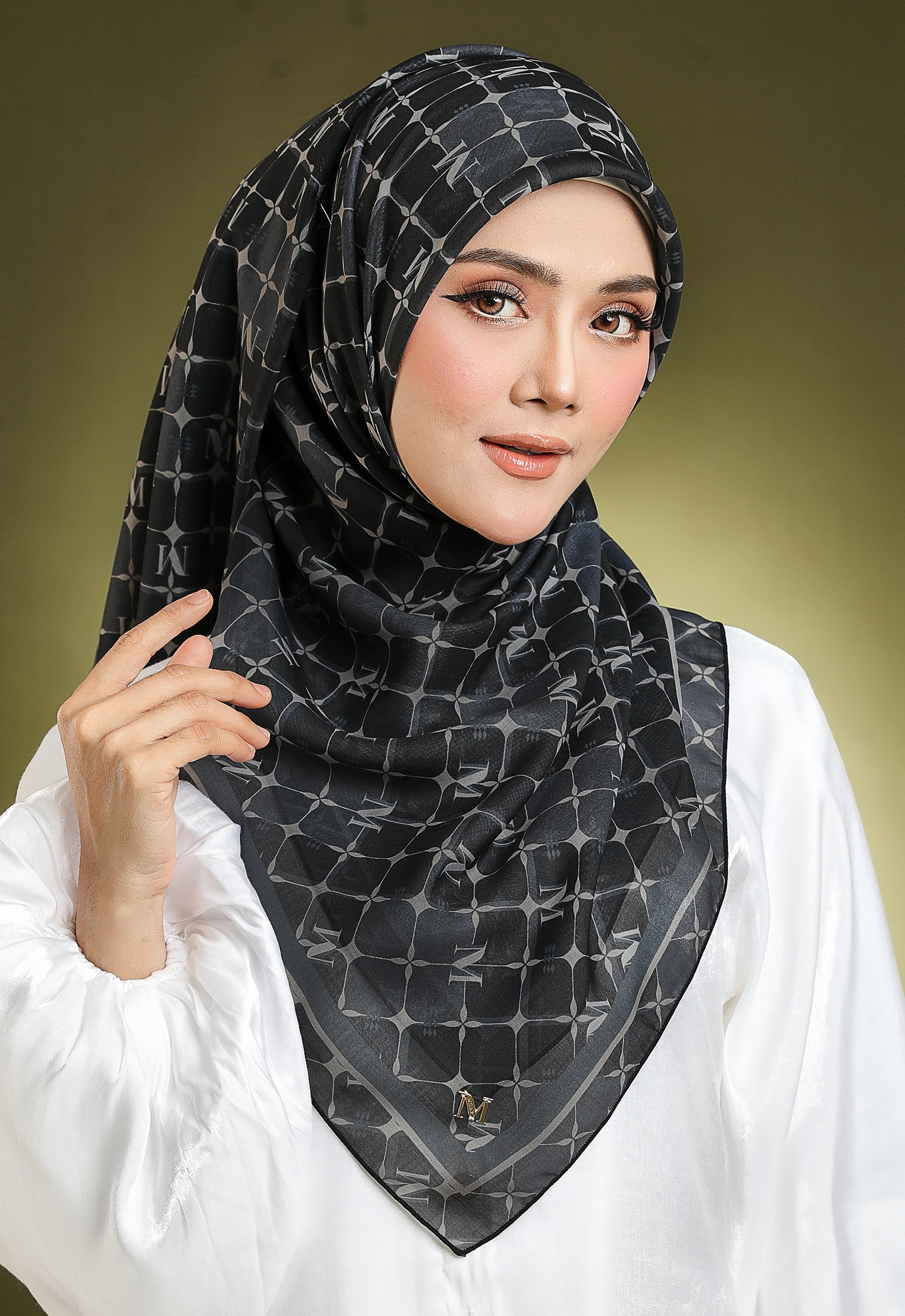 MONO YUSRA BAWAL - BLACK NUDE