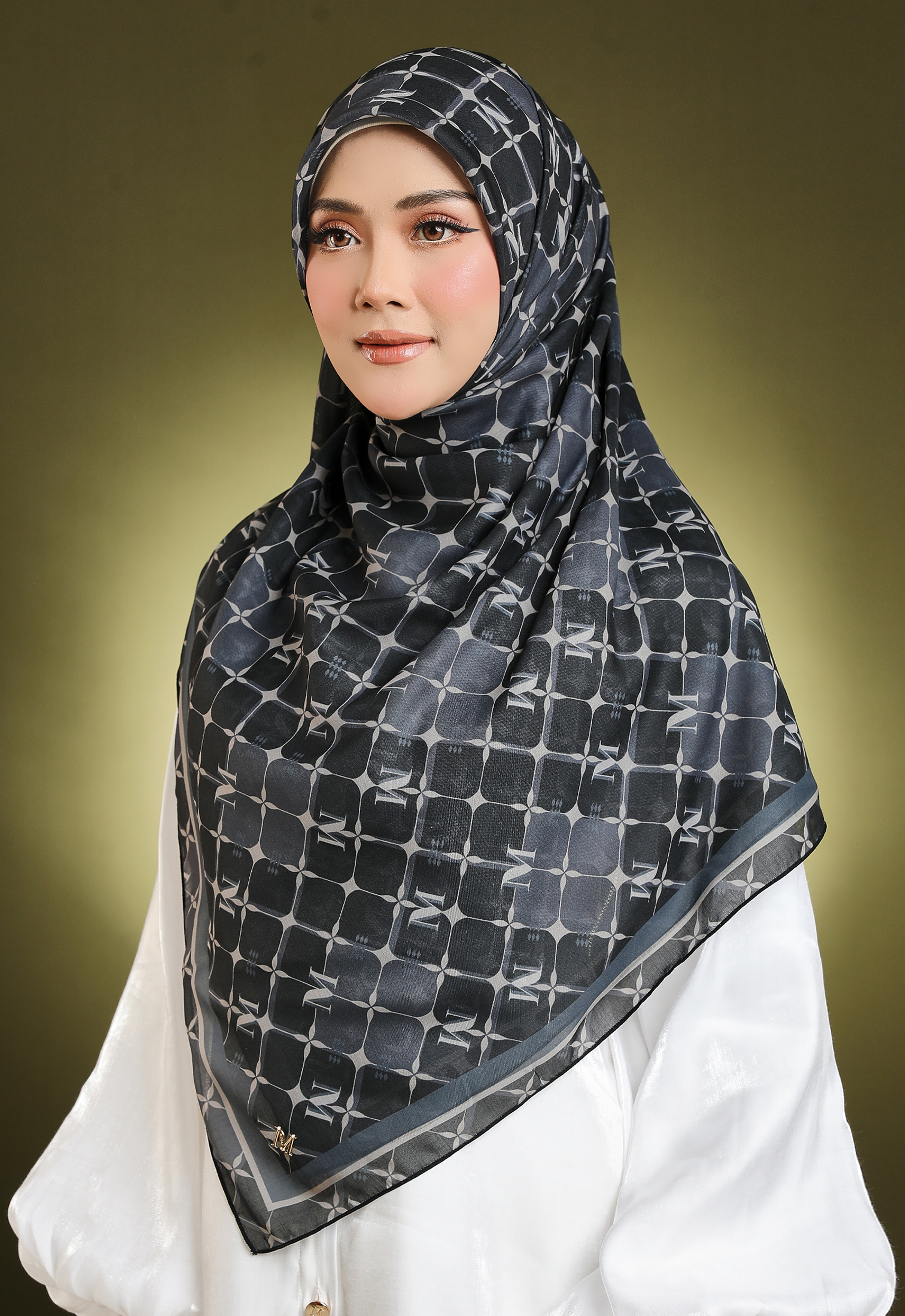 MONO YUSRA BAWAL - BLACK NUDE