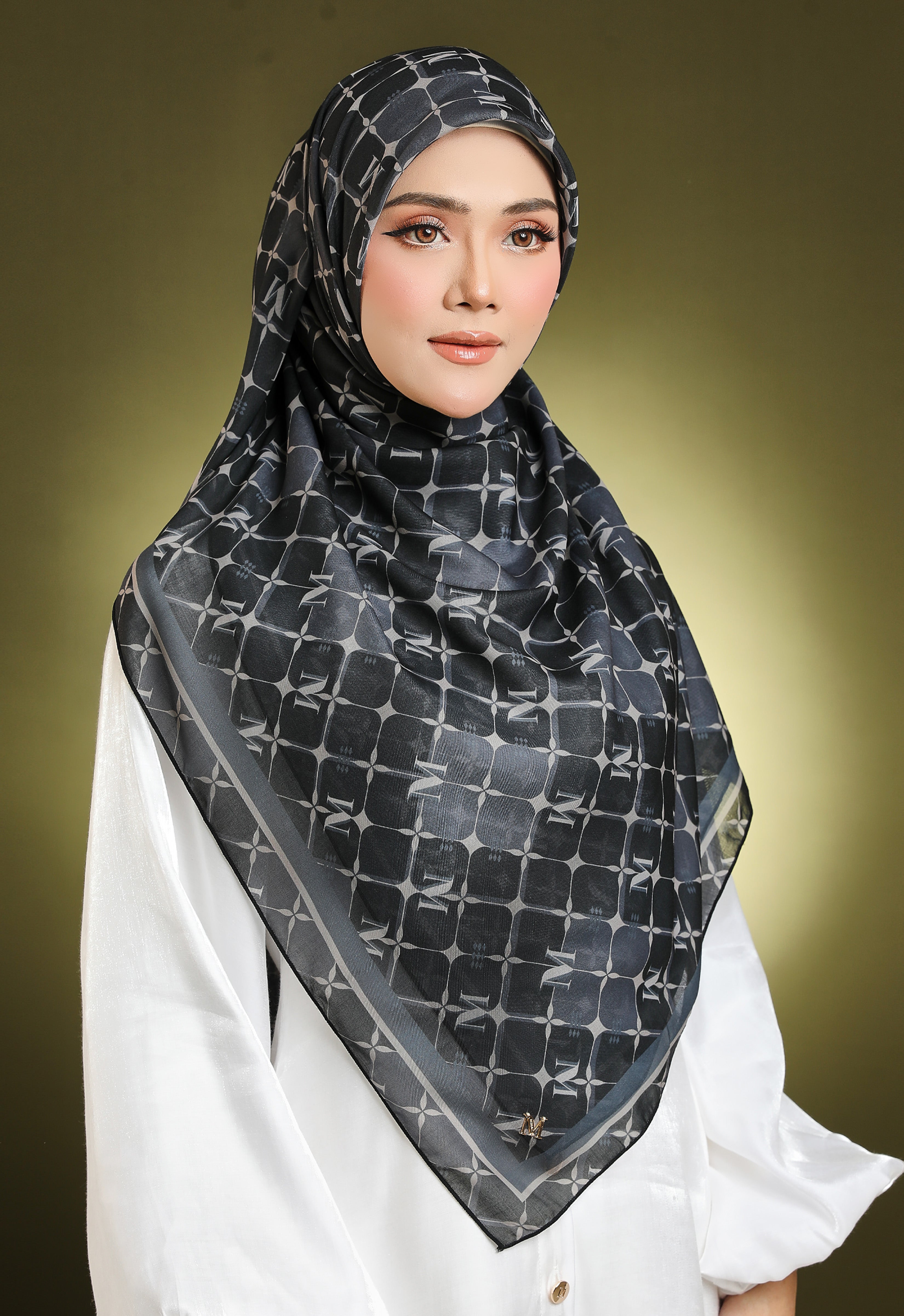 MONO YUSRA BAWAL - BLACK NUDE