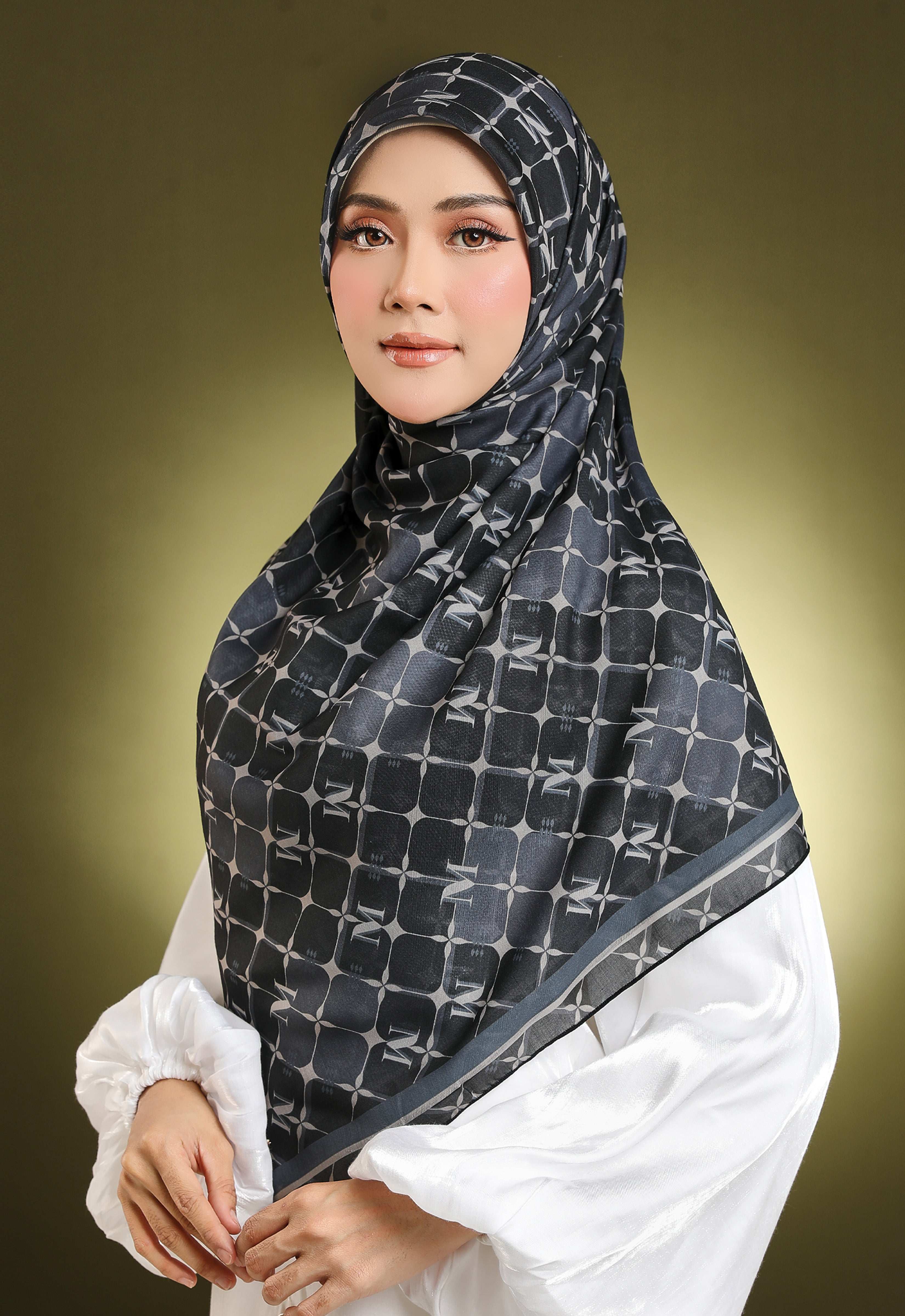 MONO YUSRA BAWAL - BLACK NUDE