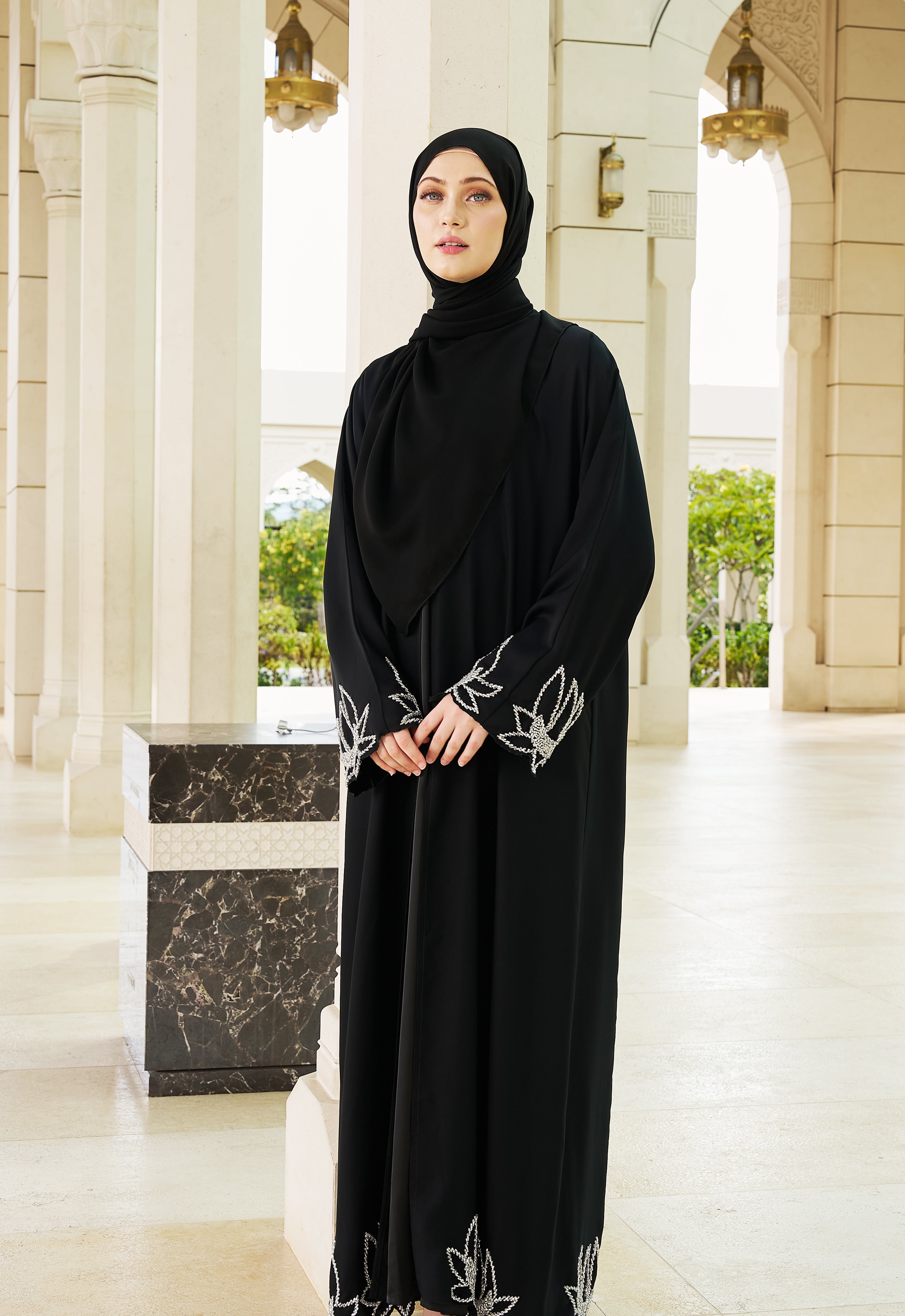 ELARAA LUXE ABAYA - BLACK