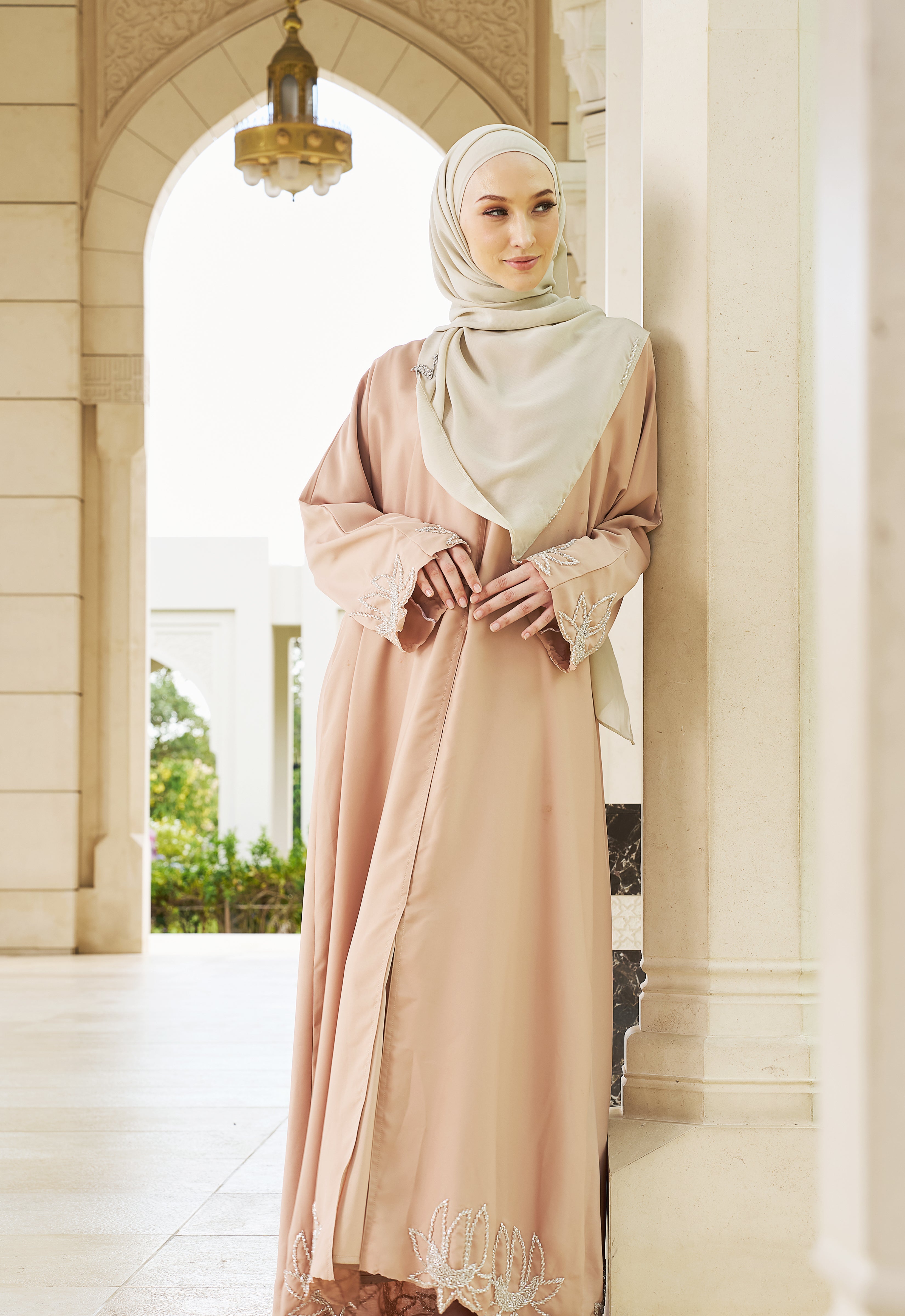 ELARAA LUXE ABAYA - CHAMPAGNE