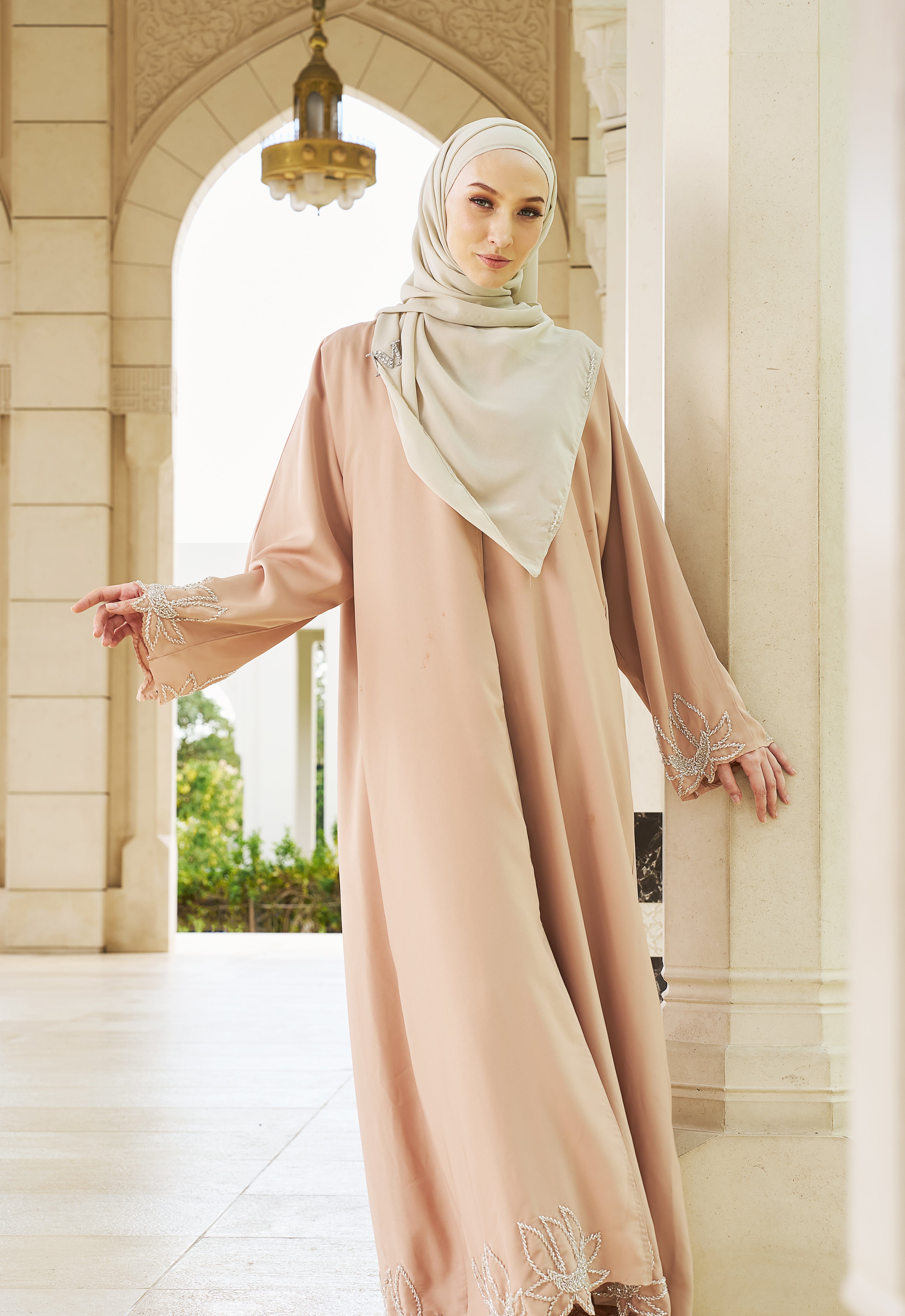 ELARAA LUXE ABAYA - CHAMPAGNE