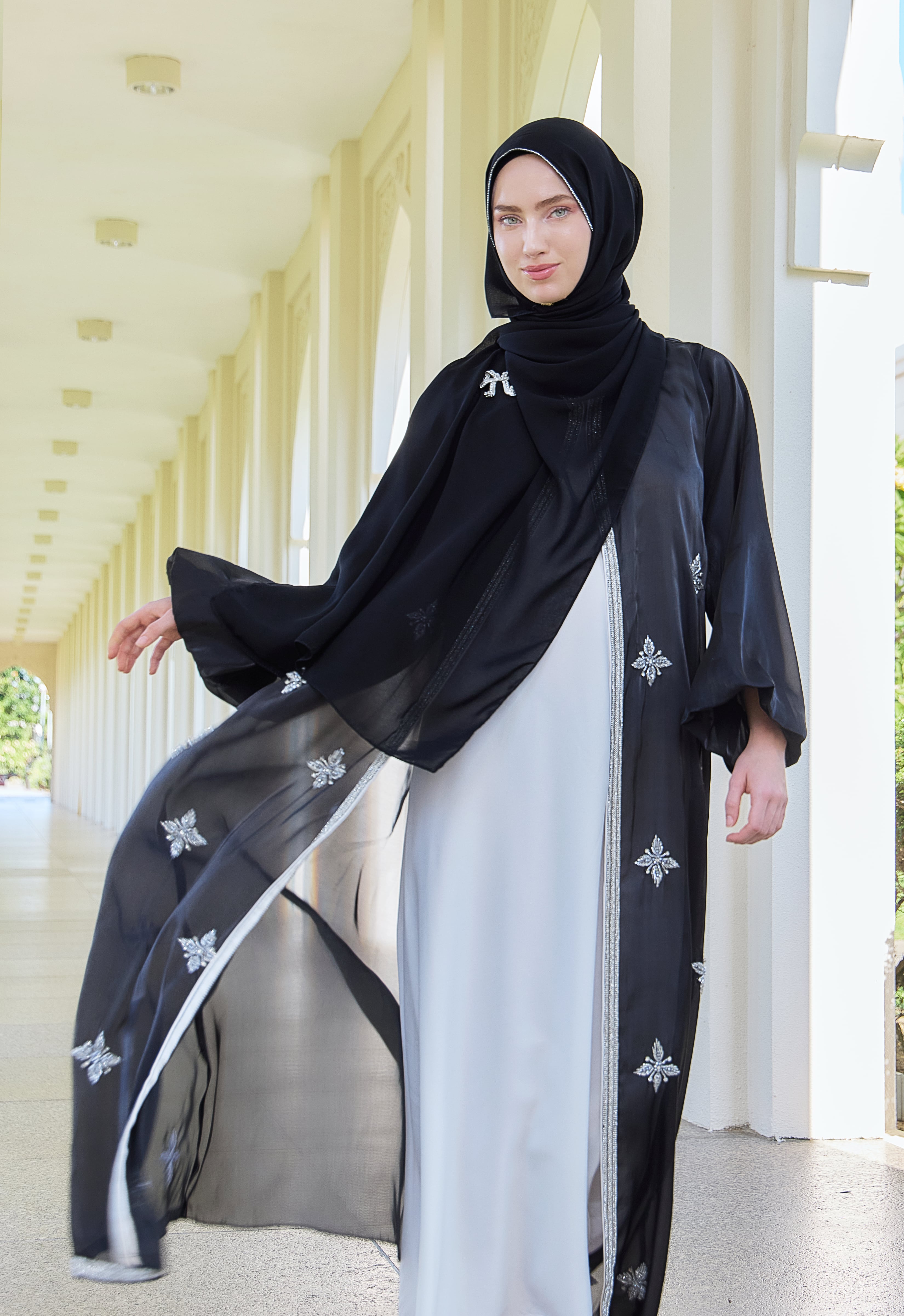 THALIA LUXE ABAYA - BLACK