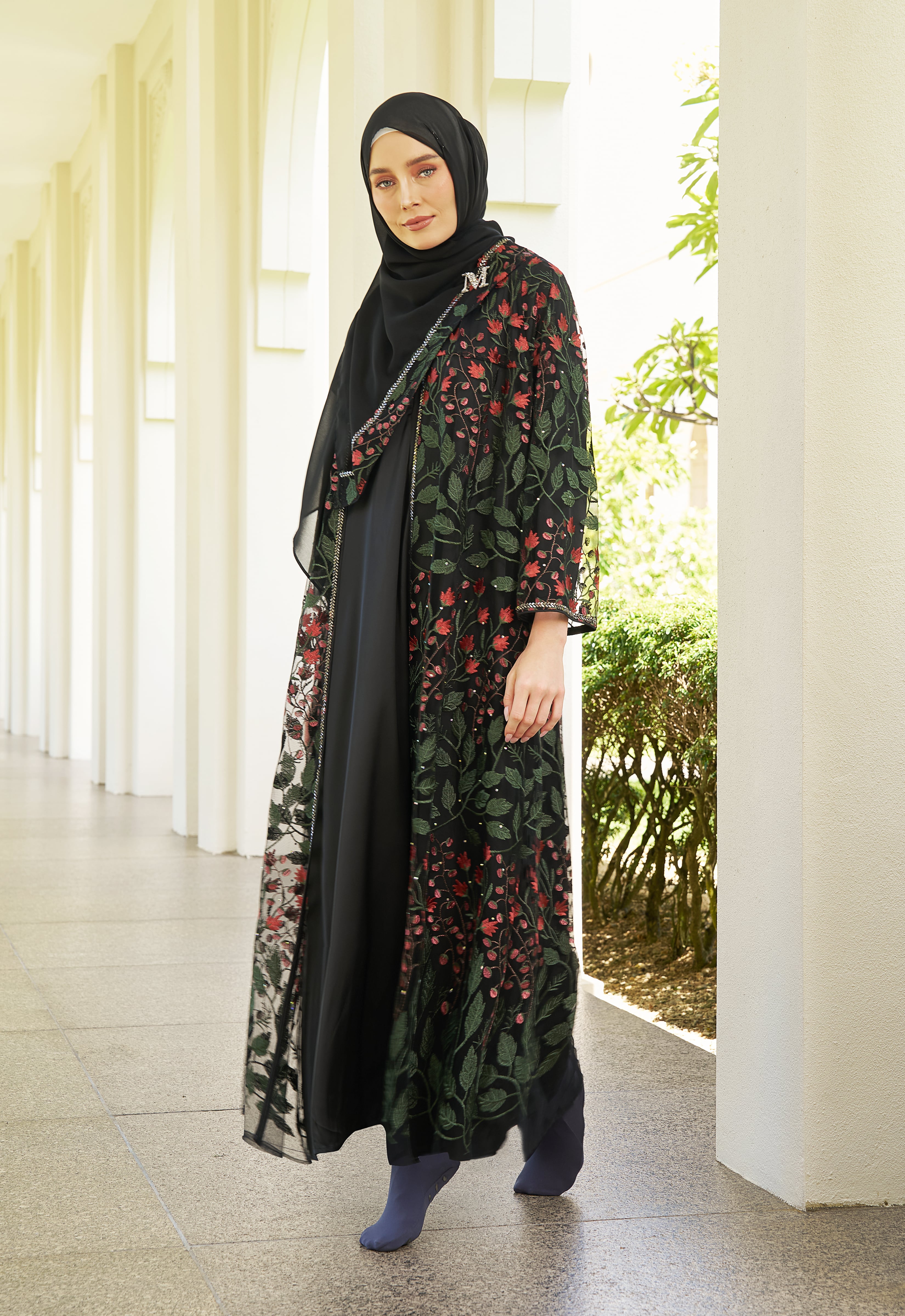 ZEHRAA LACEY LUXE ABAYA - BLACK