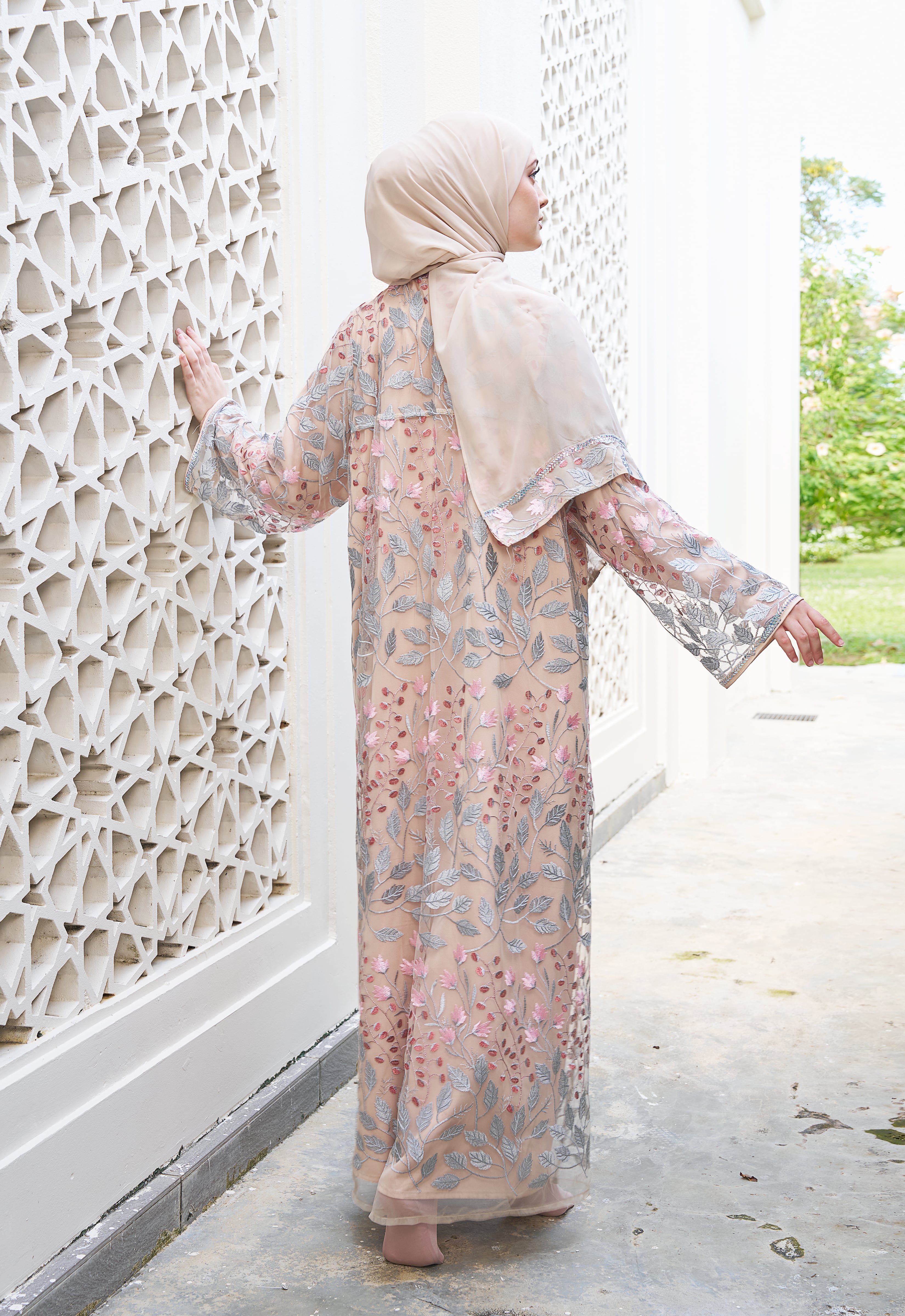 ZEHRAA LACEY LUXE ABAYA - CHAMPAGNE