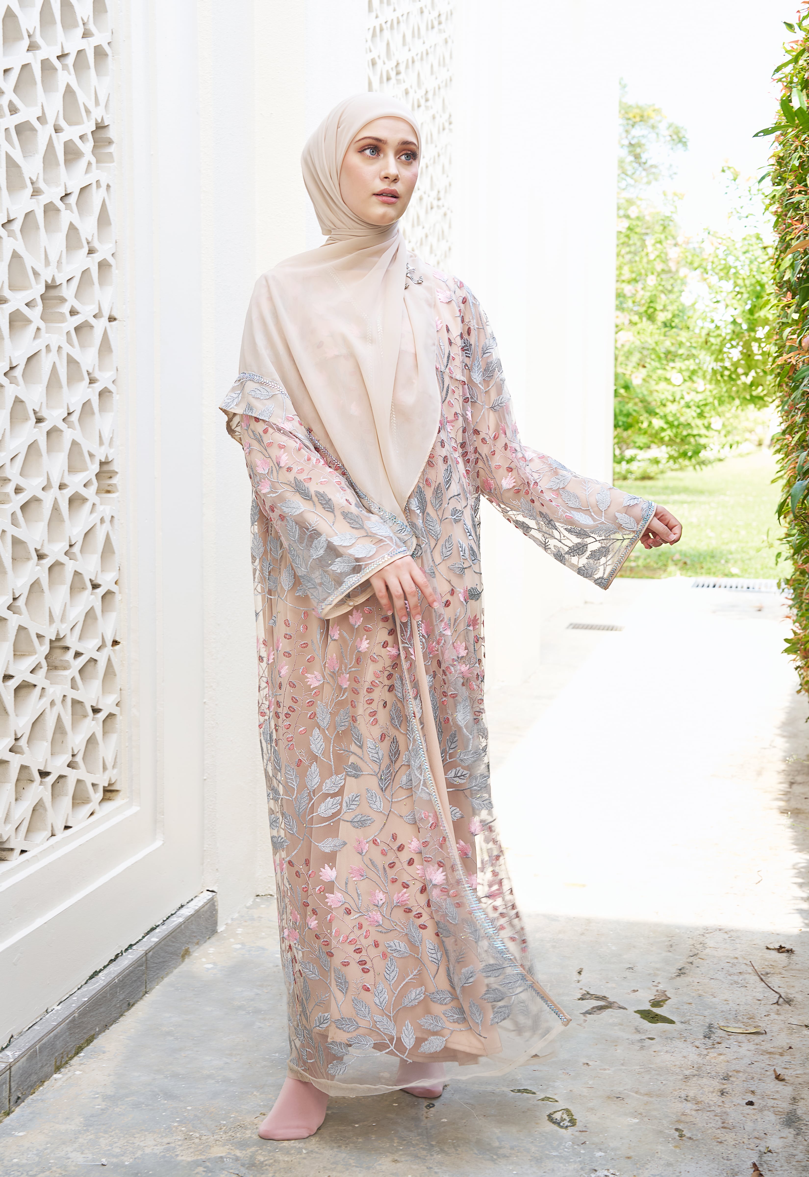 ZEHRAA LACEY LUXE ABAYA - CHAMPAGNE