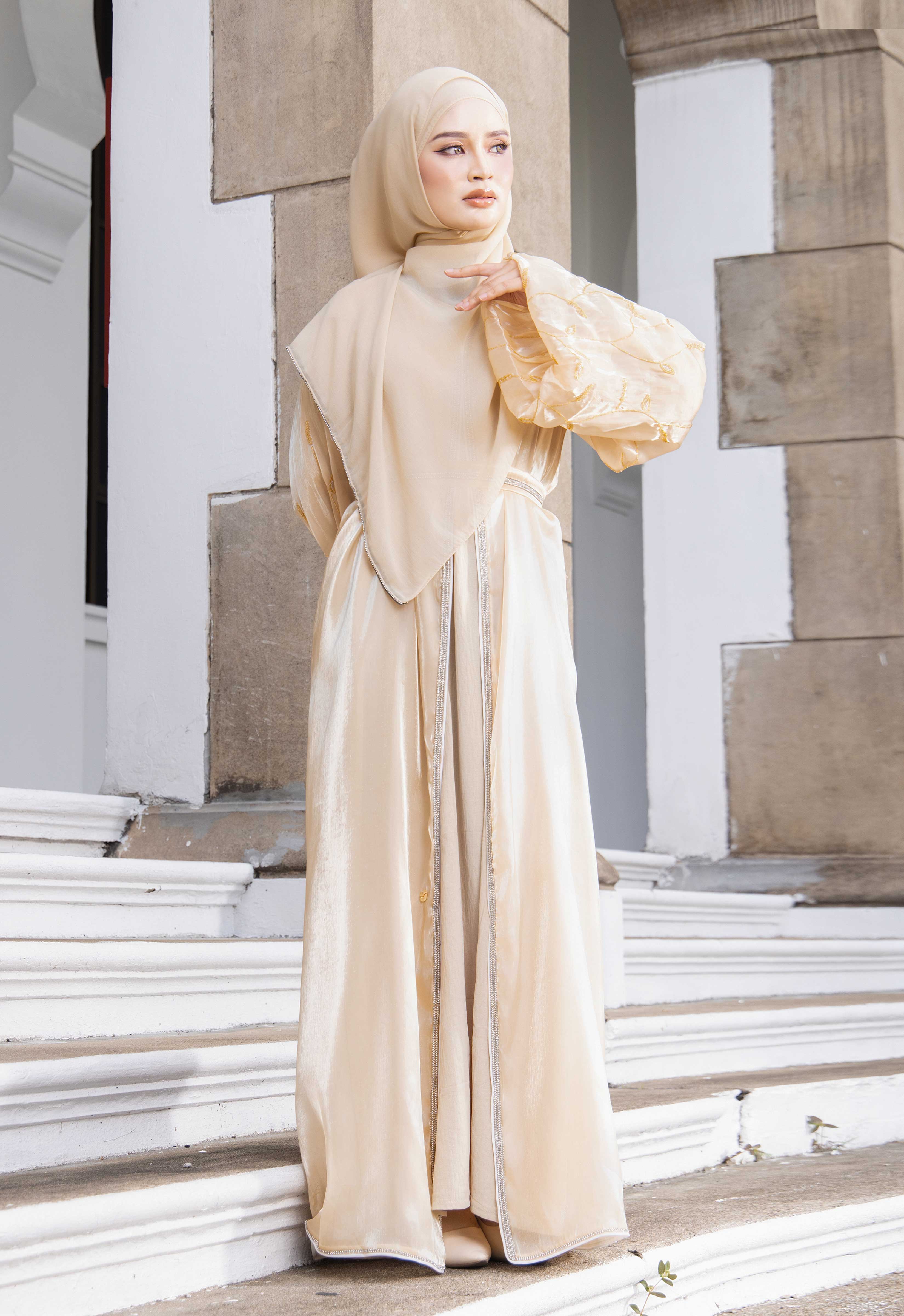 AALIYAH LUXE ABAYA - CHAMPAGNE