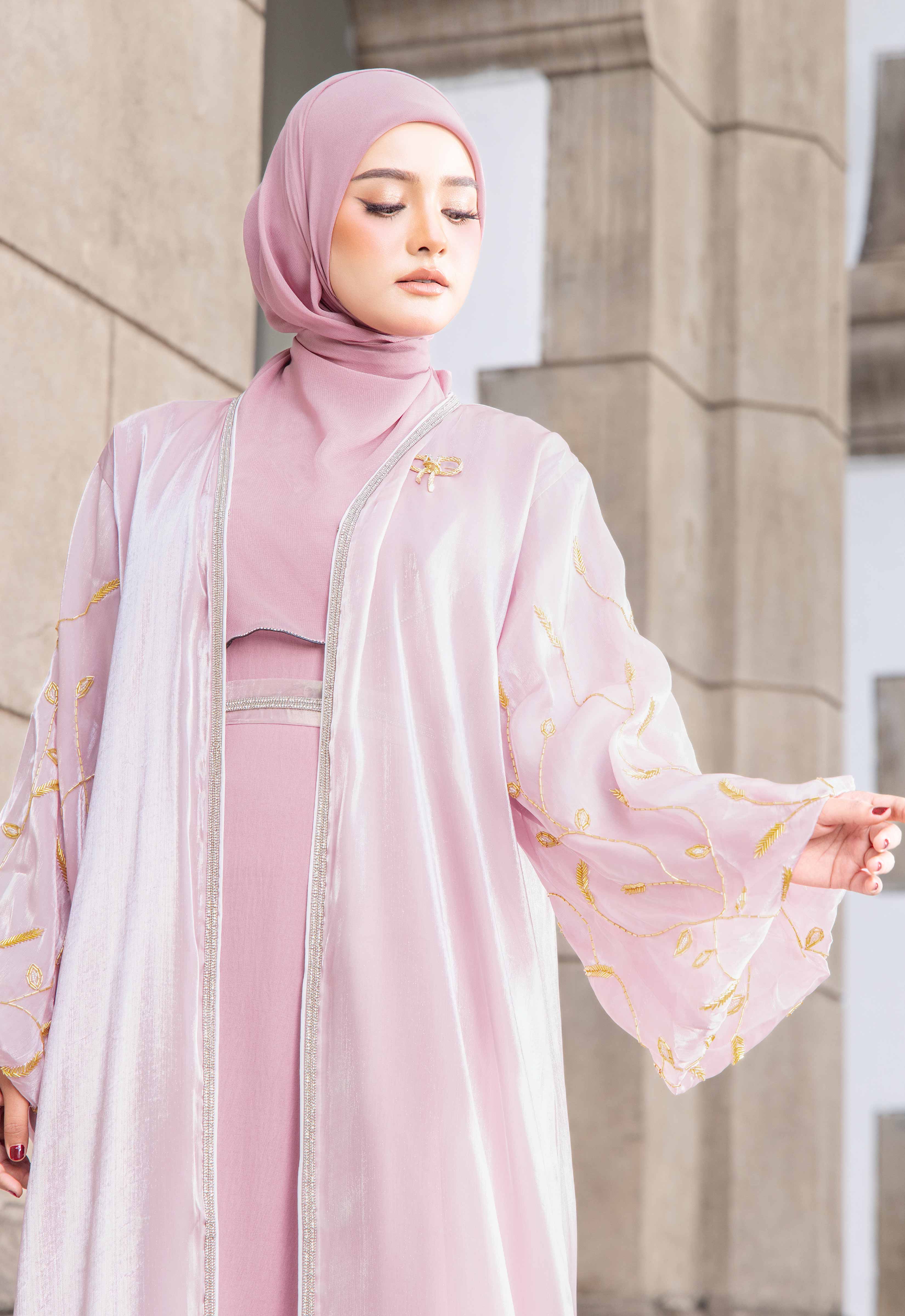 AALIYAH LUXE ABAYA - PINK