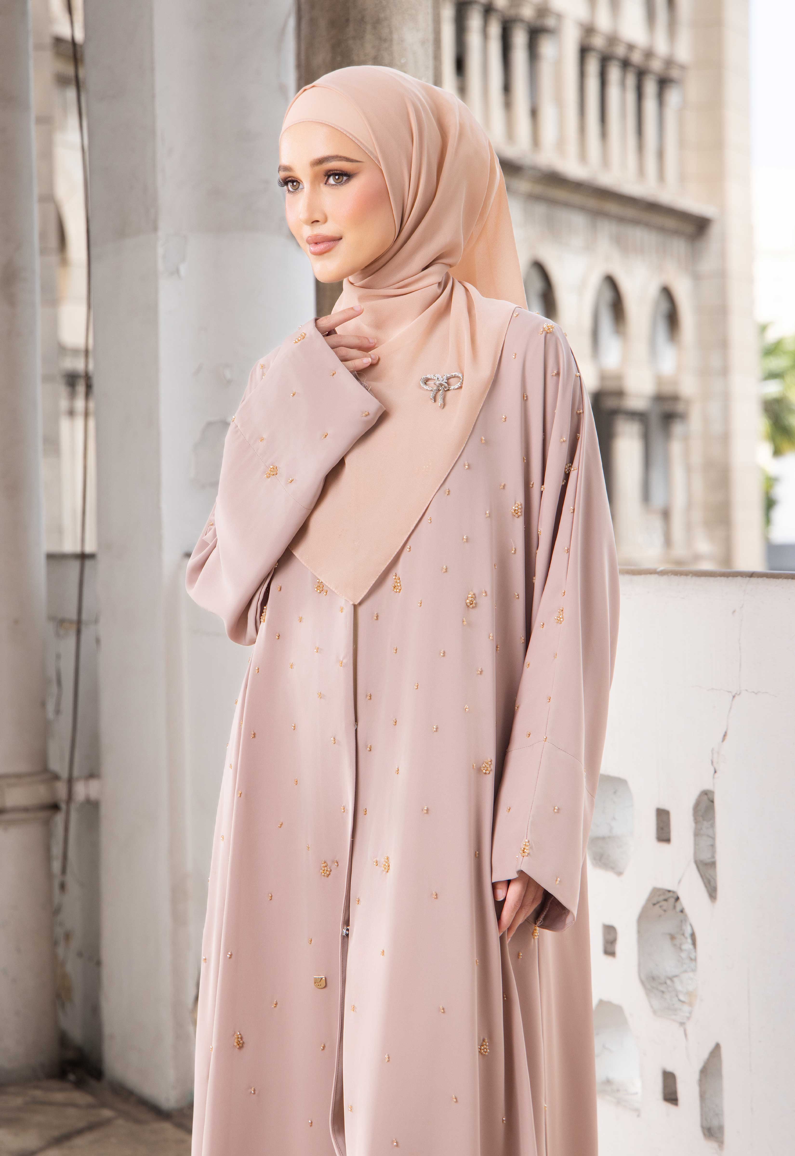 AMNA ABAYA - CHAMPAGNE