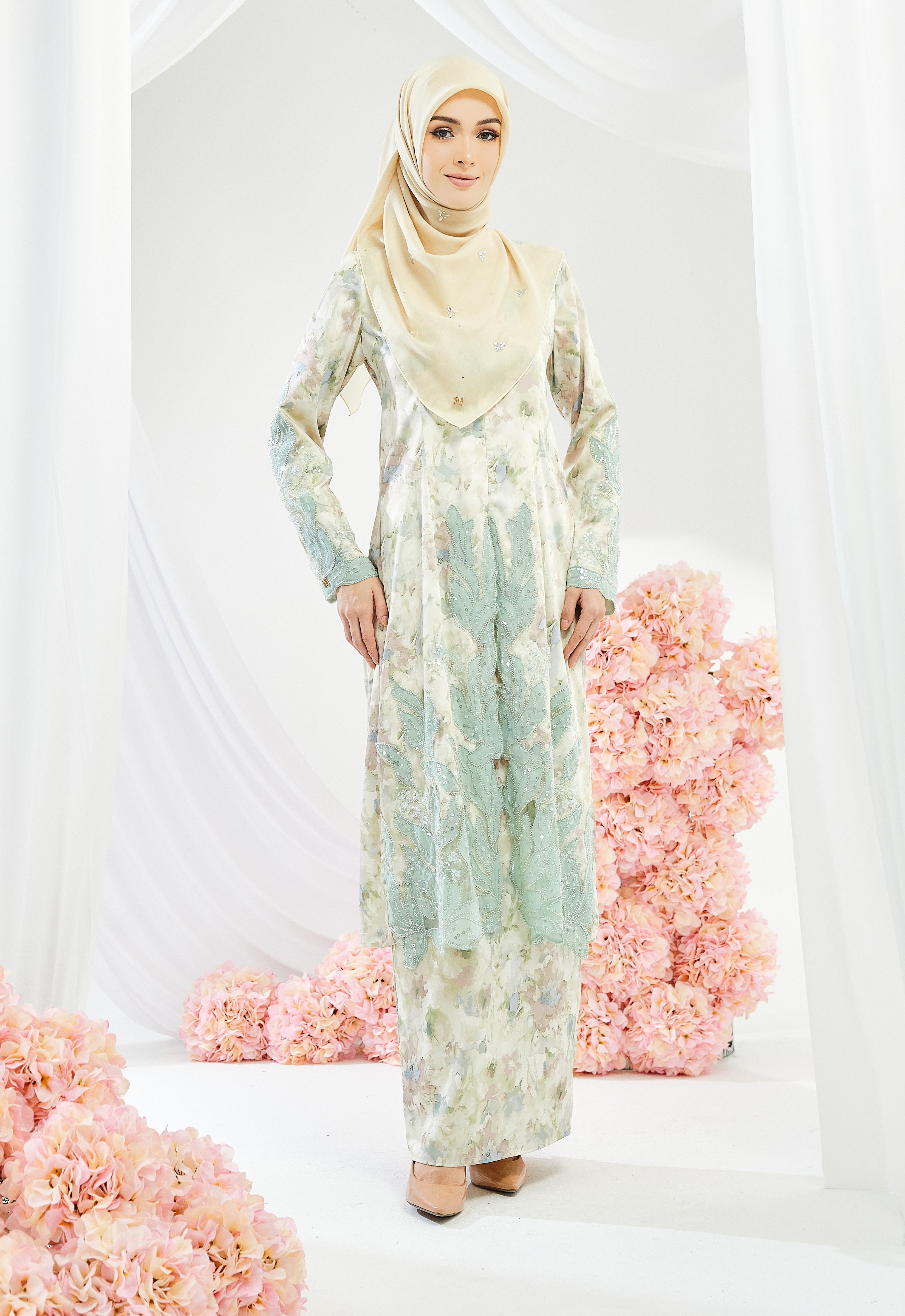 ANGGUN KEBAYA RIAW - GREEN