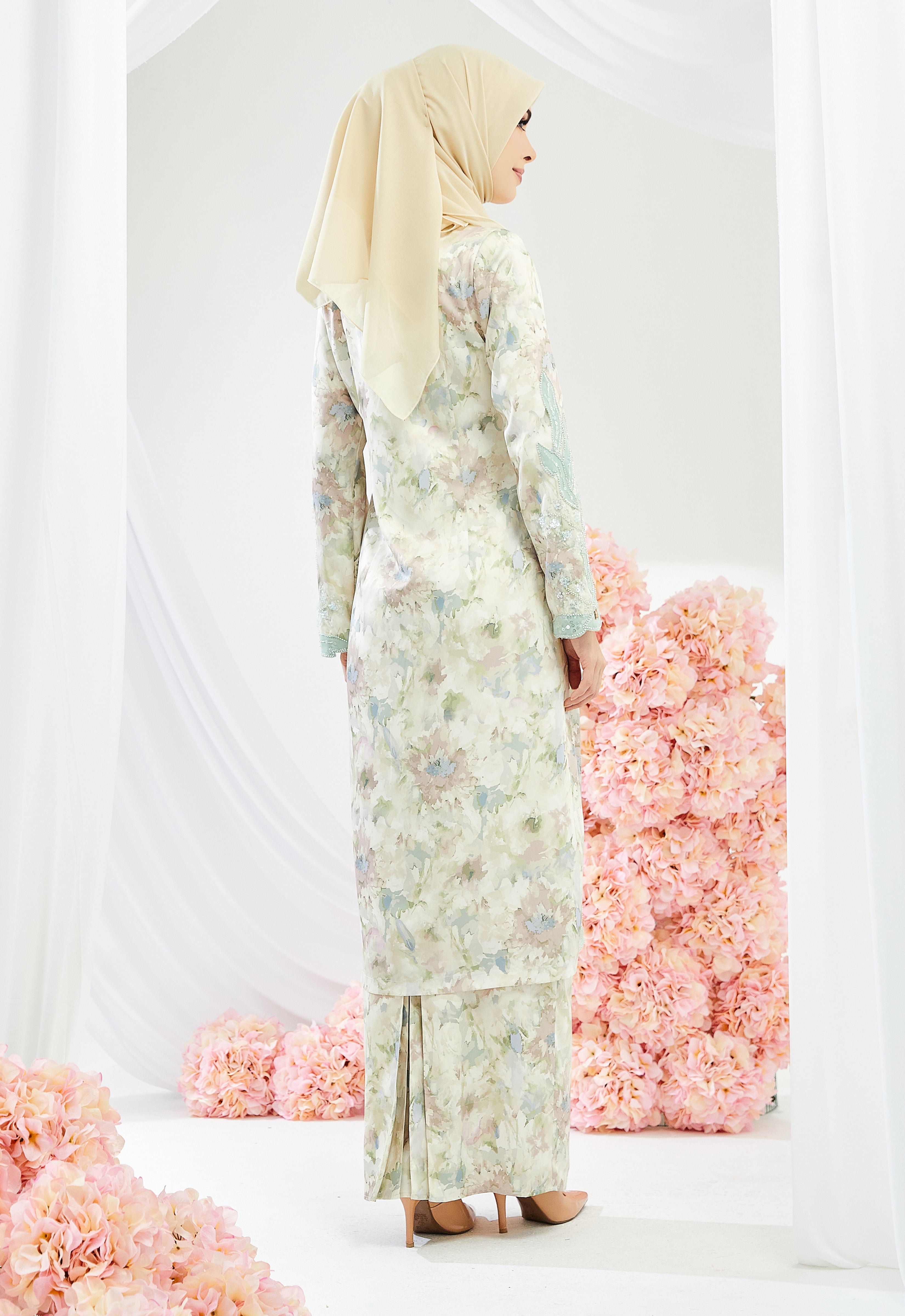 ANGGUN KEBAYA RIAW - GREEN