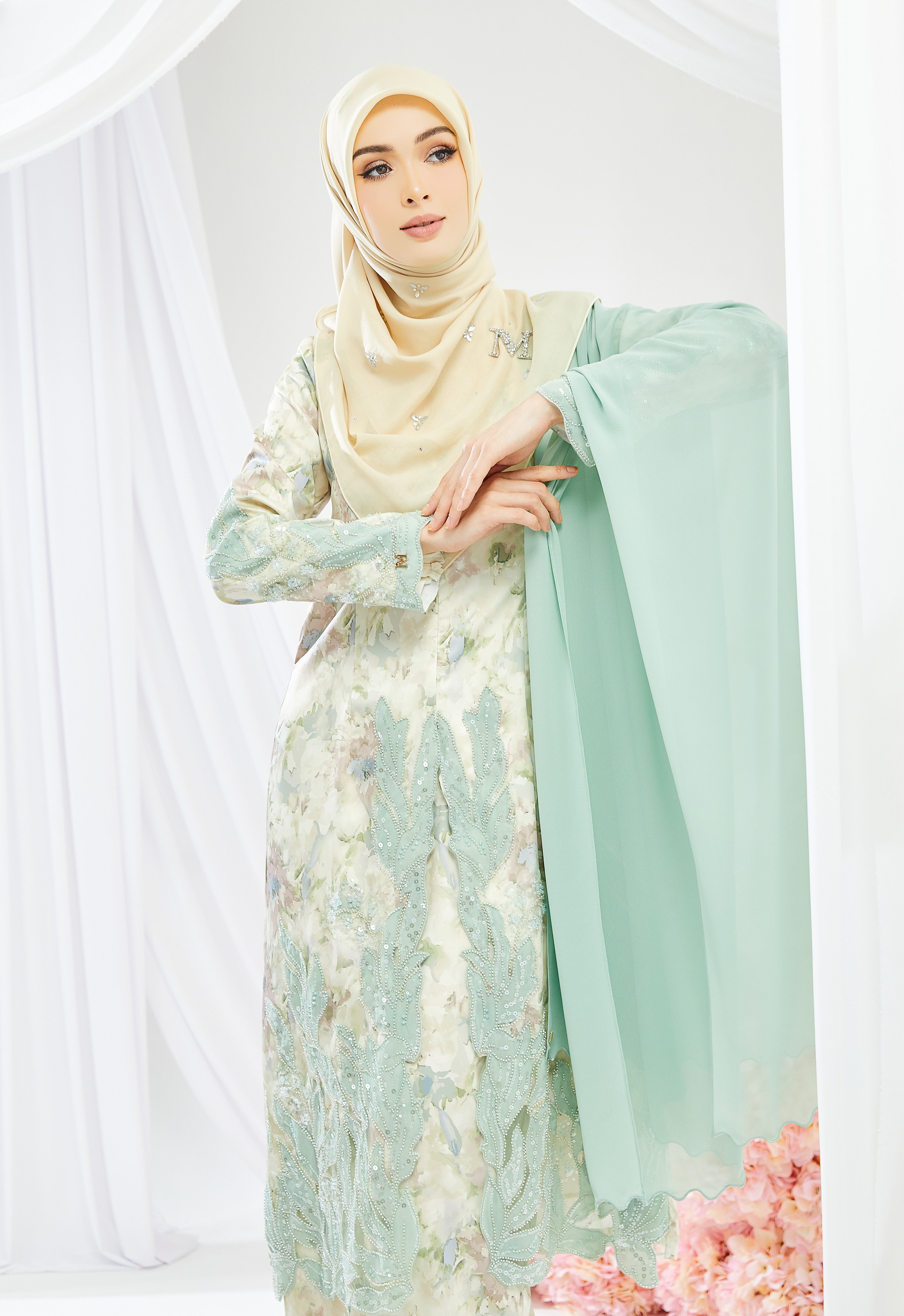 ANGGUN KEBAYA RIAW - GREEN