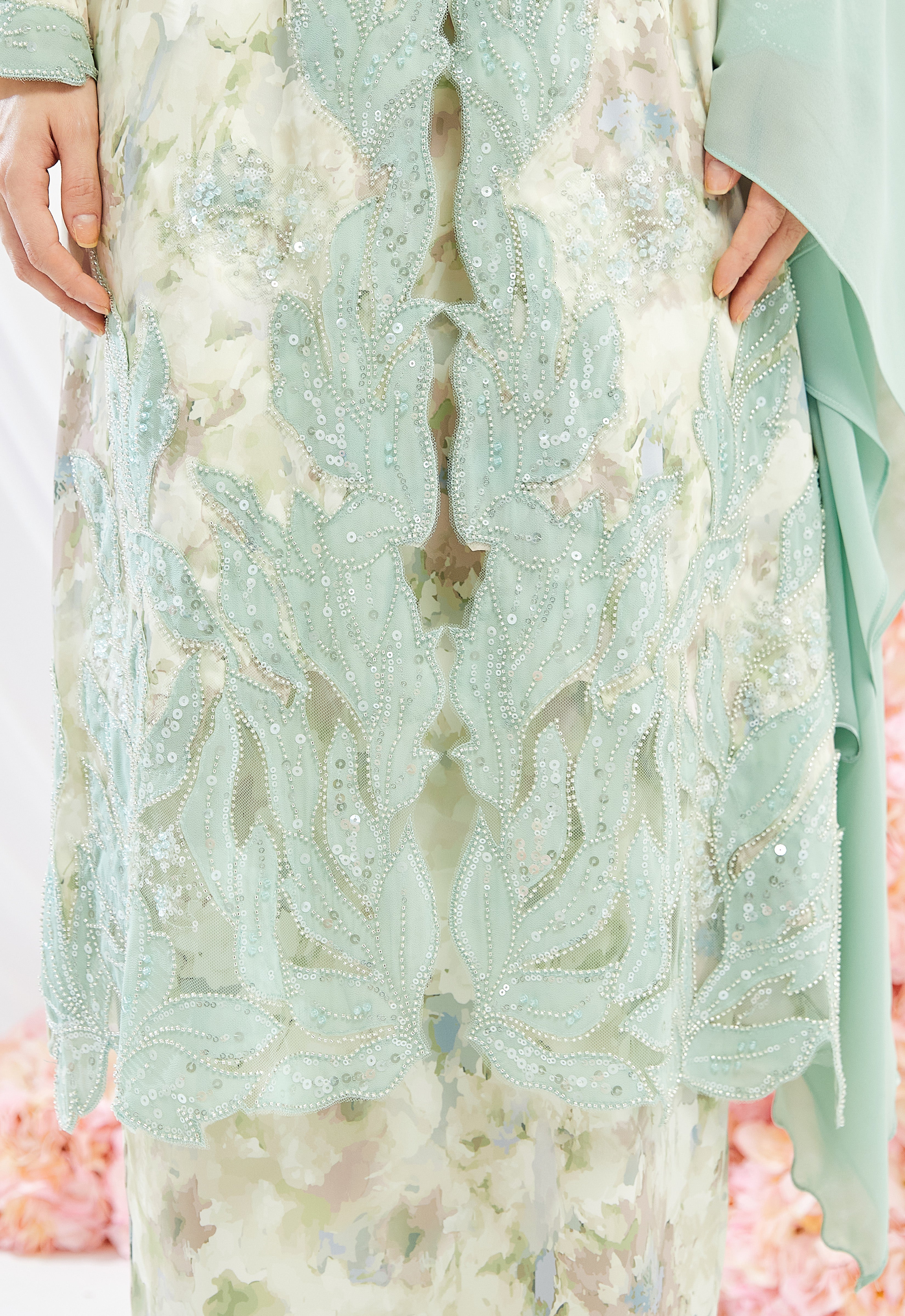 ANGGUN KEBAYA RIAW - GREEN