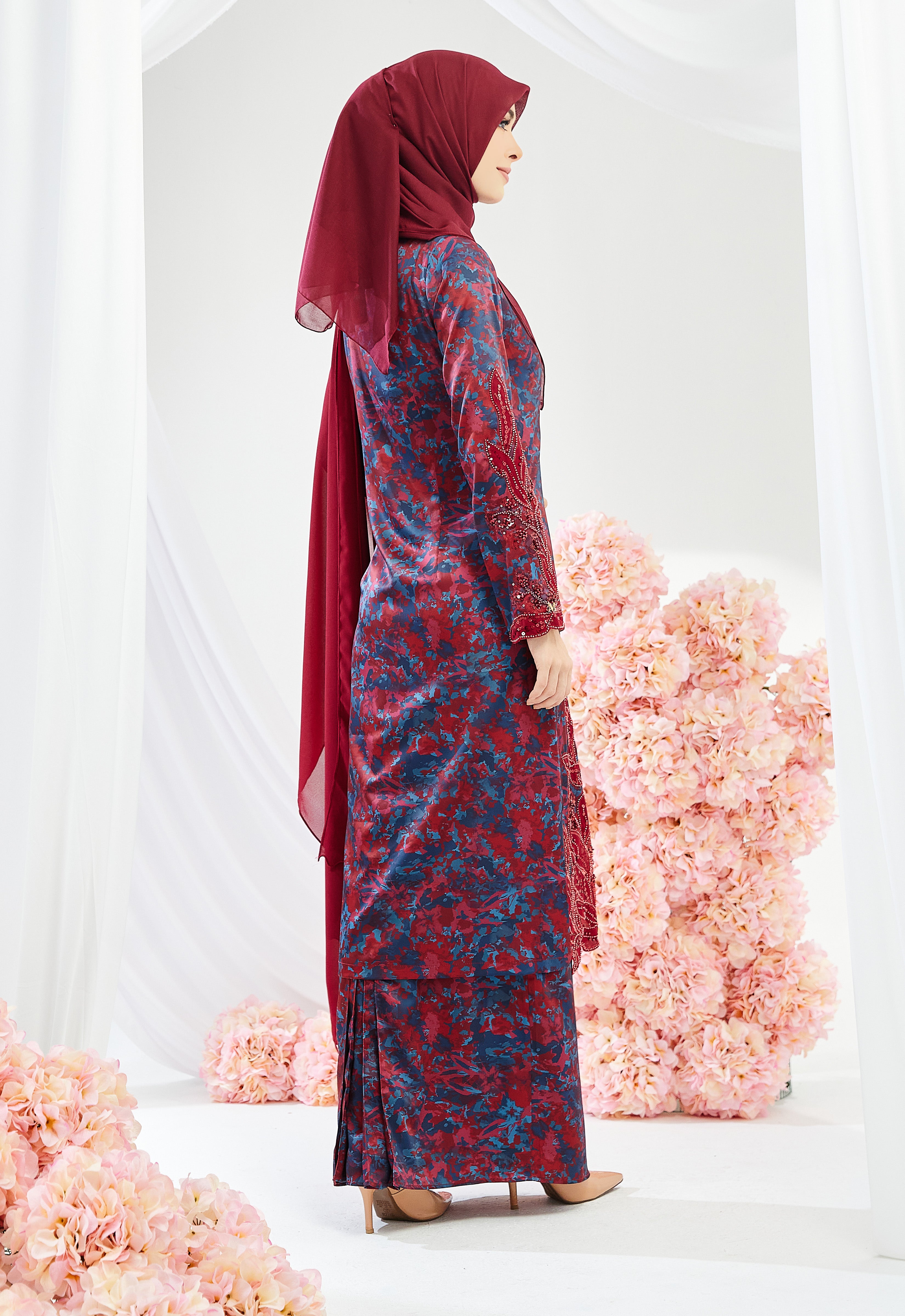 ANGGUN KEBAYA RIAW - MAROON