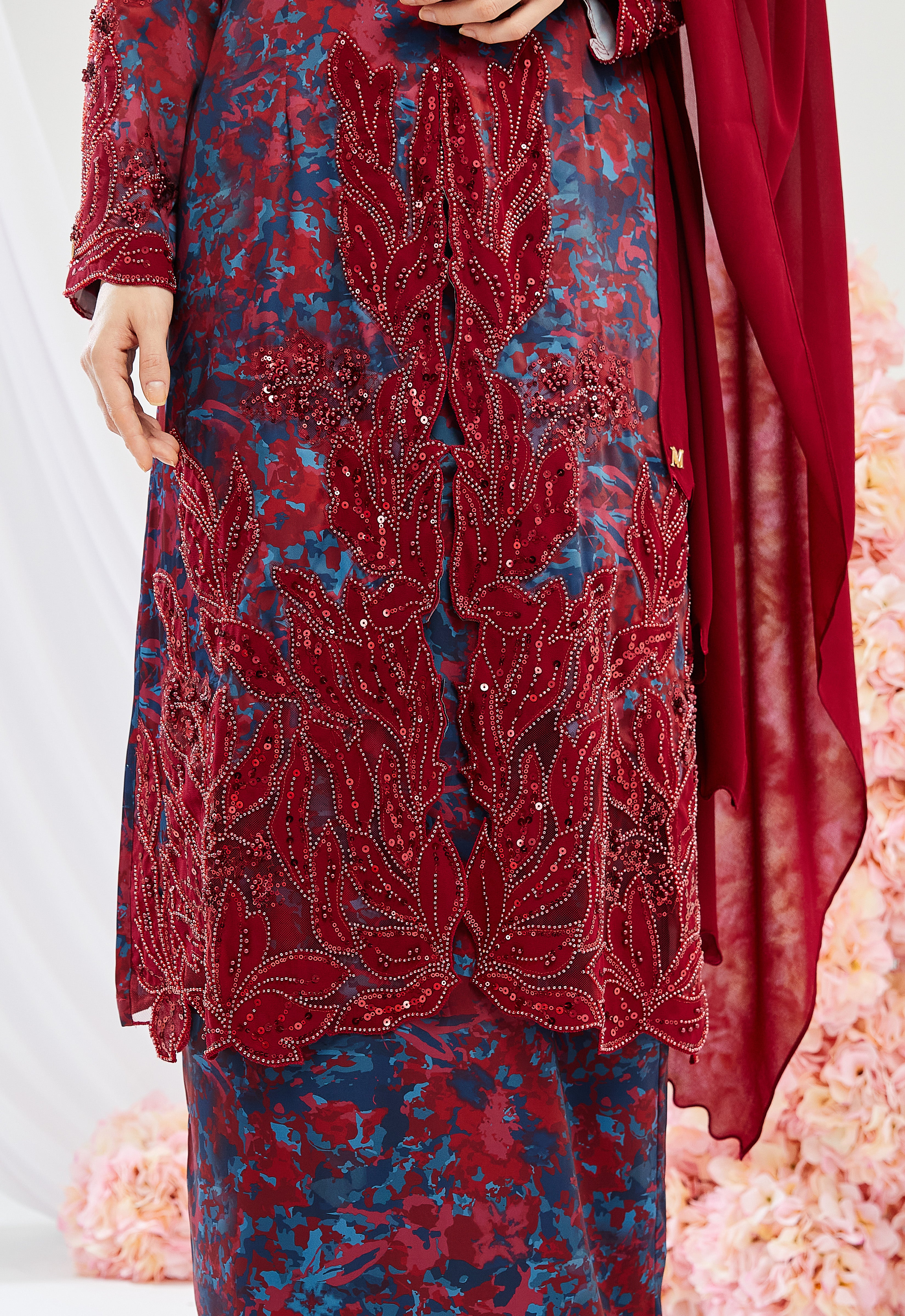 ANGGUN KEBAYA RIAW - MAROON