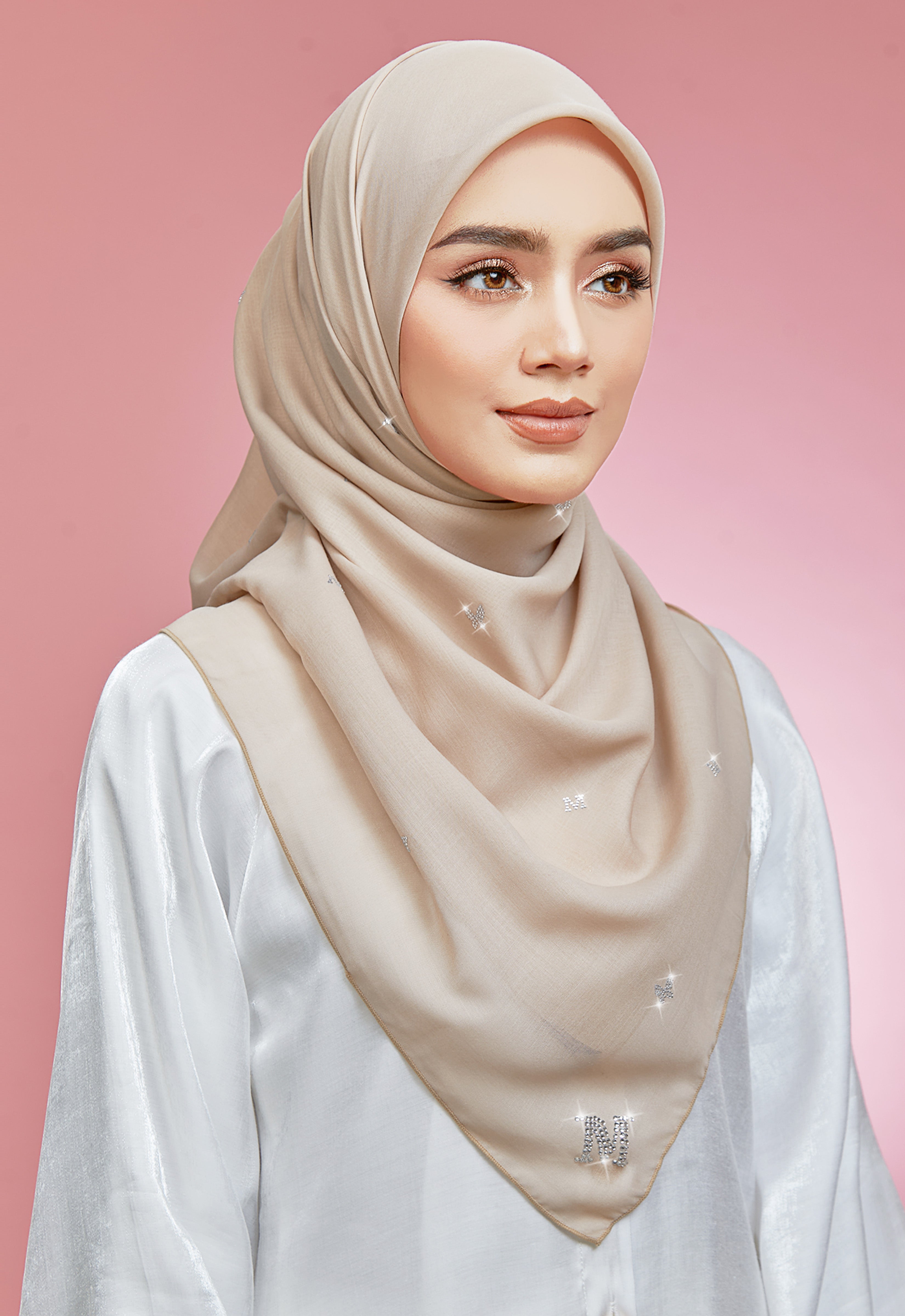 PLAIN BUTTERFLY STONE BAWAL - CHAMPAGNE