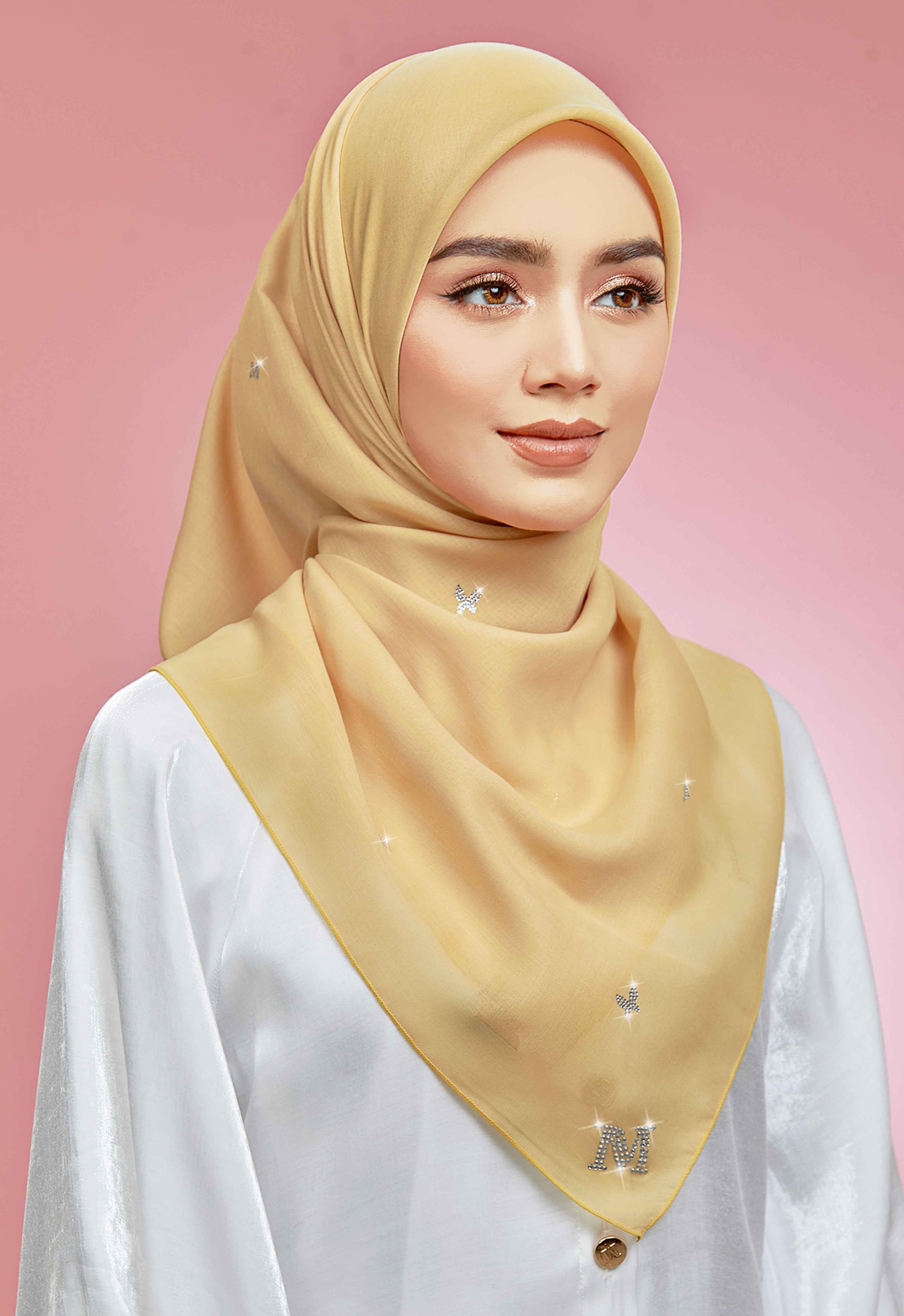 PLAIN BUTTERFLY STONE BAWAL - MUSTARD