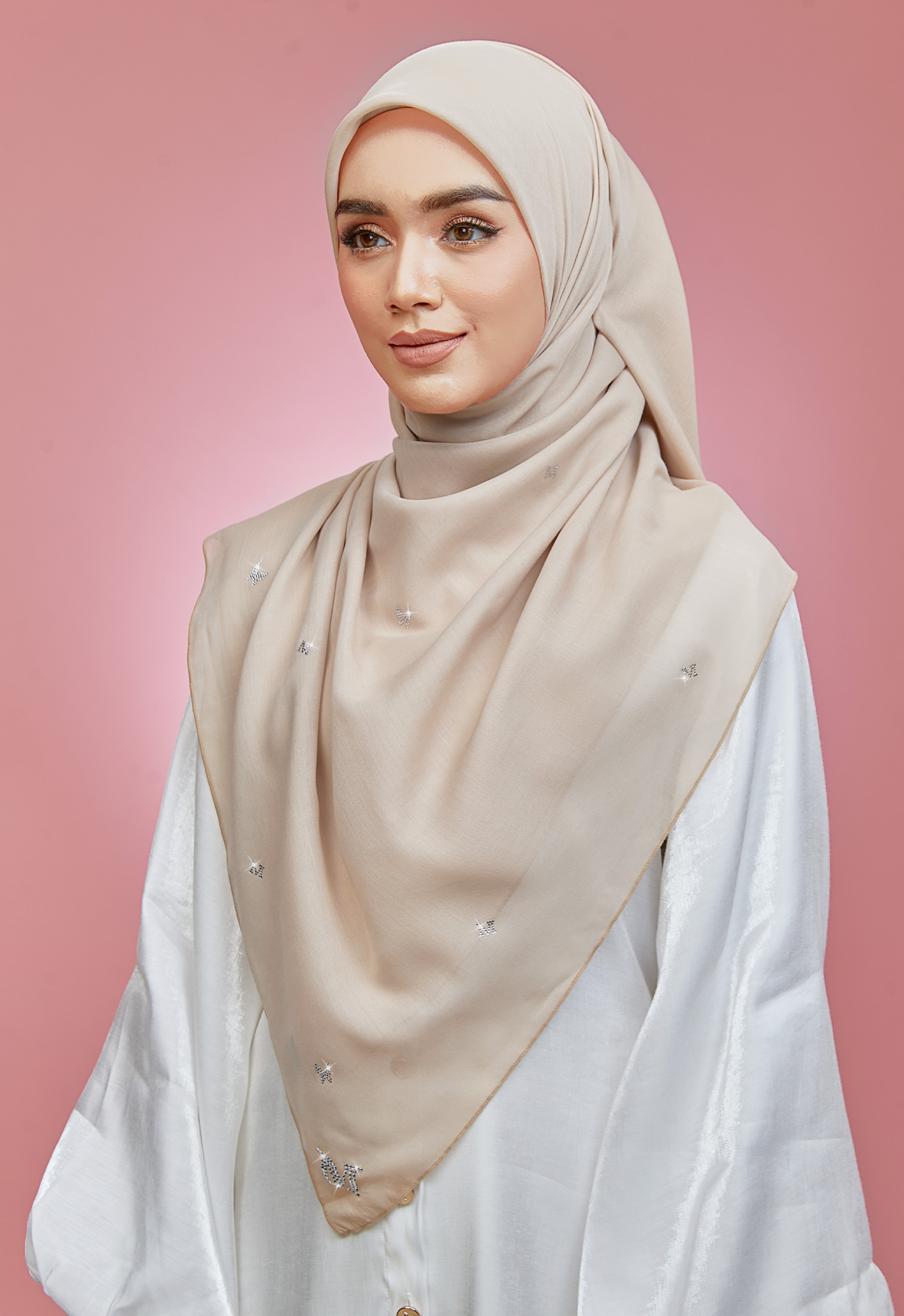 PLAIN BUTTERFLY STONE BAWAL - CHAMPAGNE