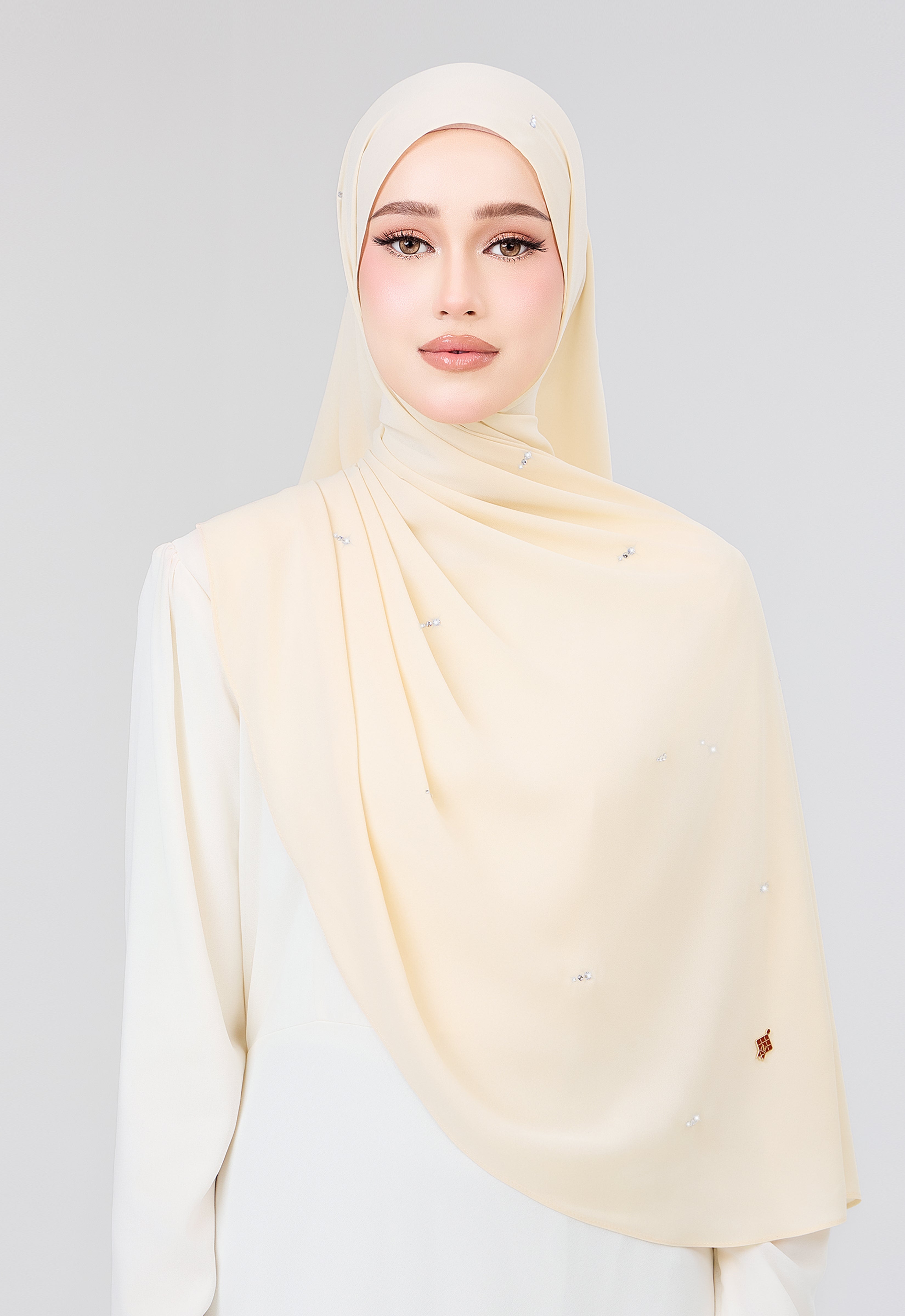 MINAZ HIJAB | SETULUS RAYA PLAIN STONE SHAWL - CREAM