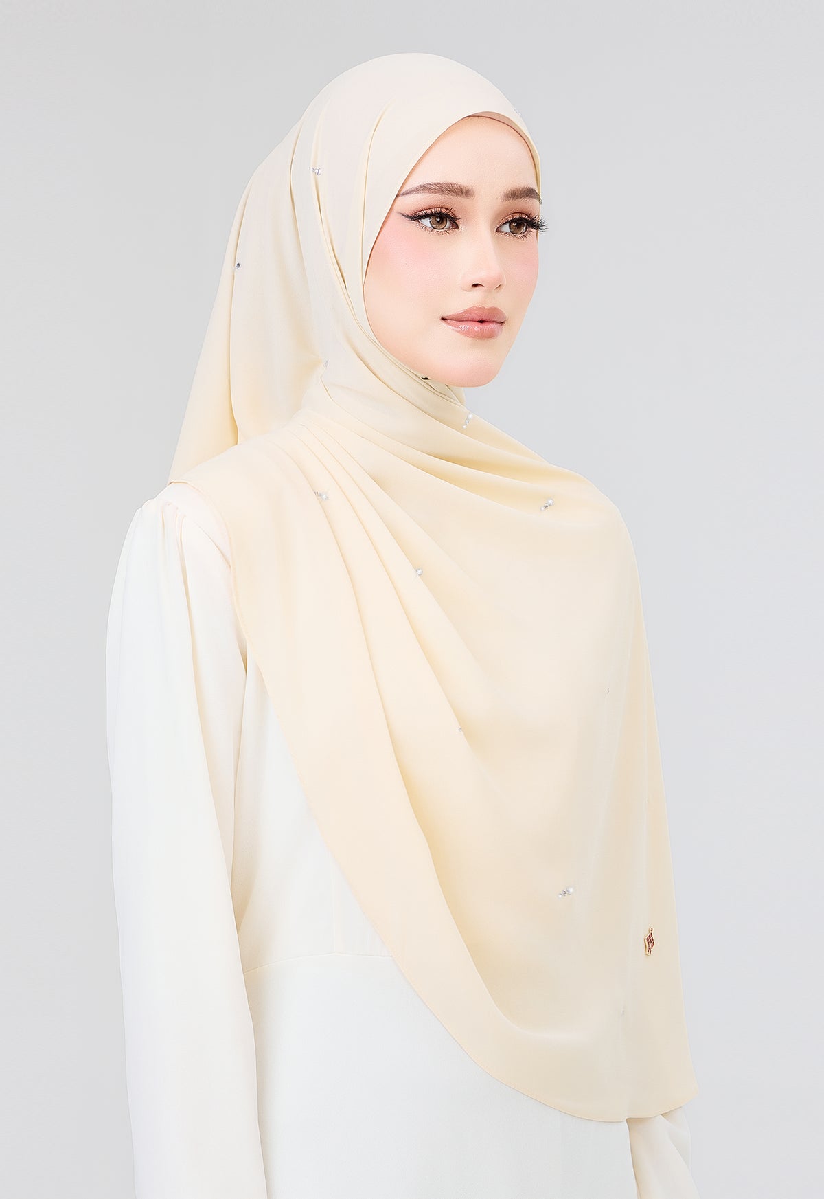 MINAZ HIJAB | SETULUS RAYA PLAIN STONE SHAWL - CREAM