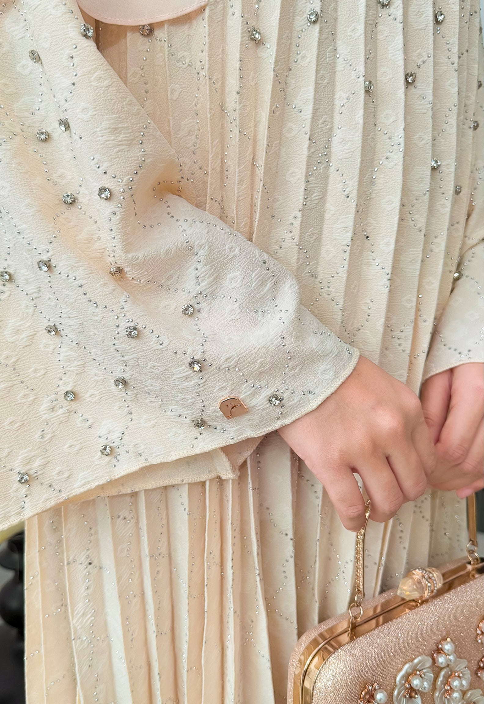 ALEEYA JALABIYA PLEATED PLAIN - BEIGE
