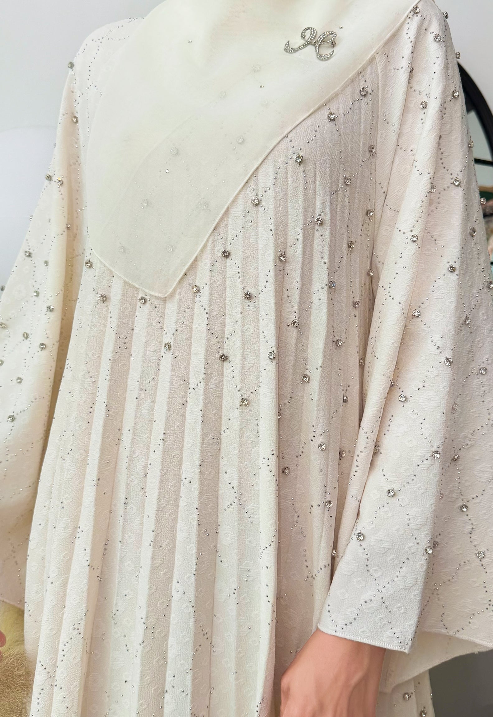 ALEEYA JALABIYA PLEATED PLAIN - WHITE