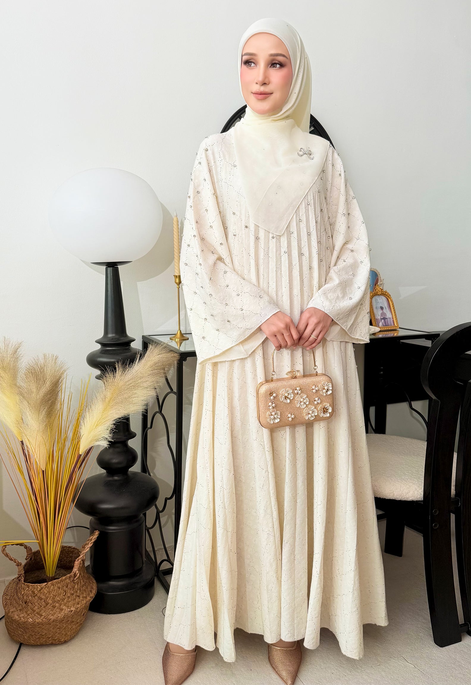 ALEEYA JALABIYA PLEATED PLAIN - WHITE