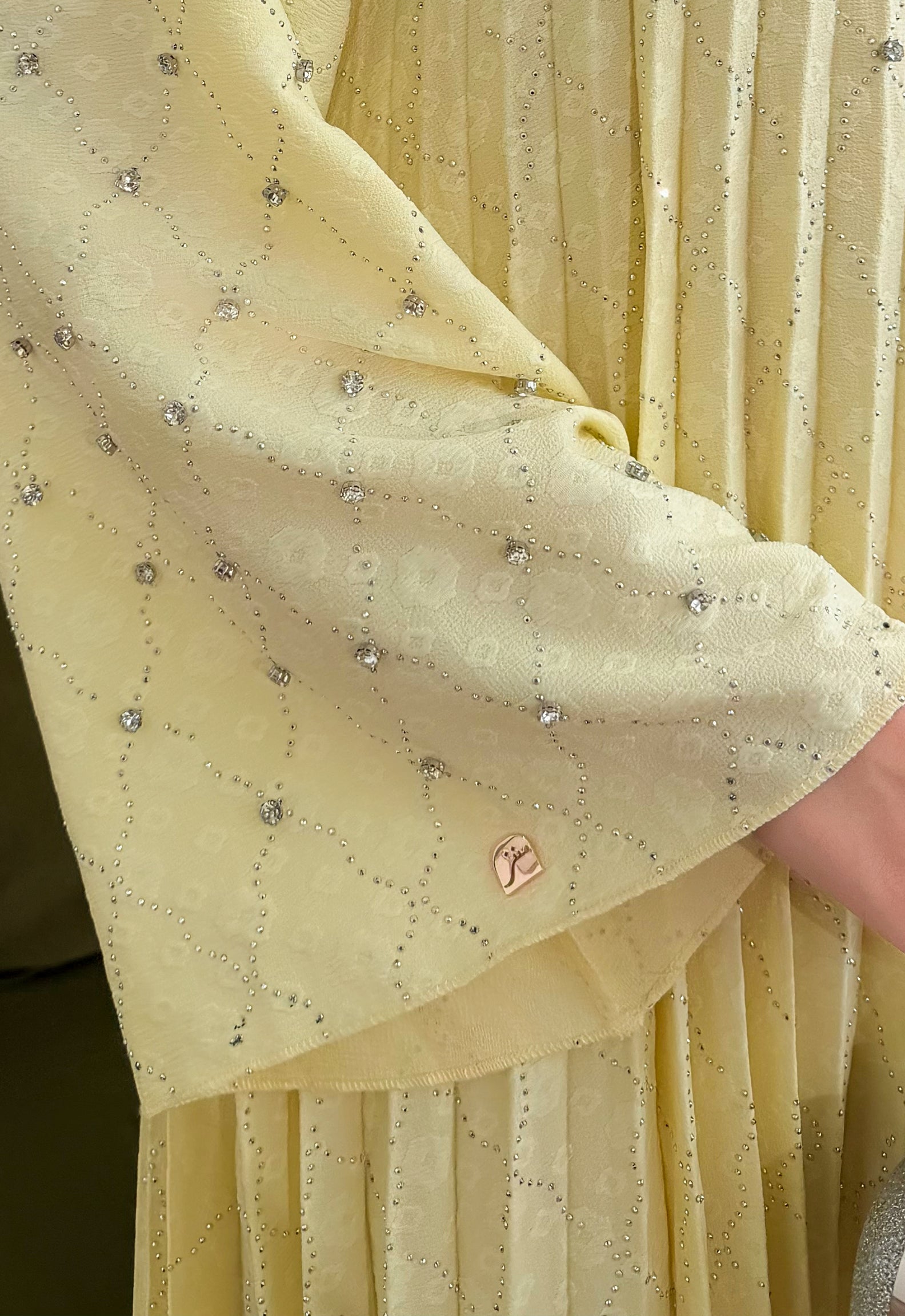 ALEEYA JALABIYA PLEATED PLAIN - YELLOW