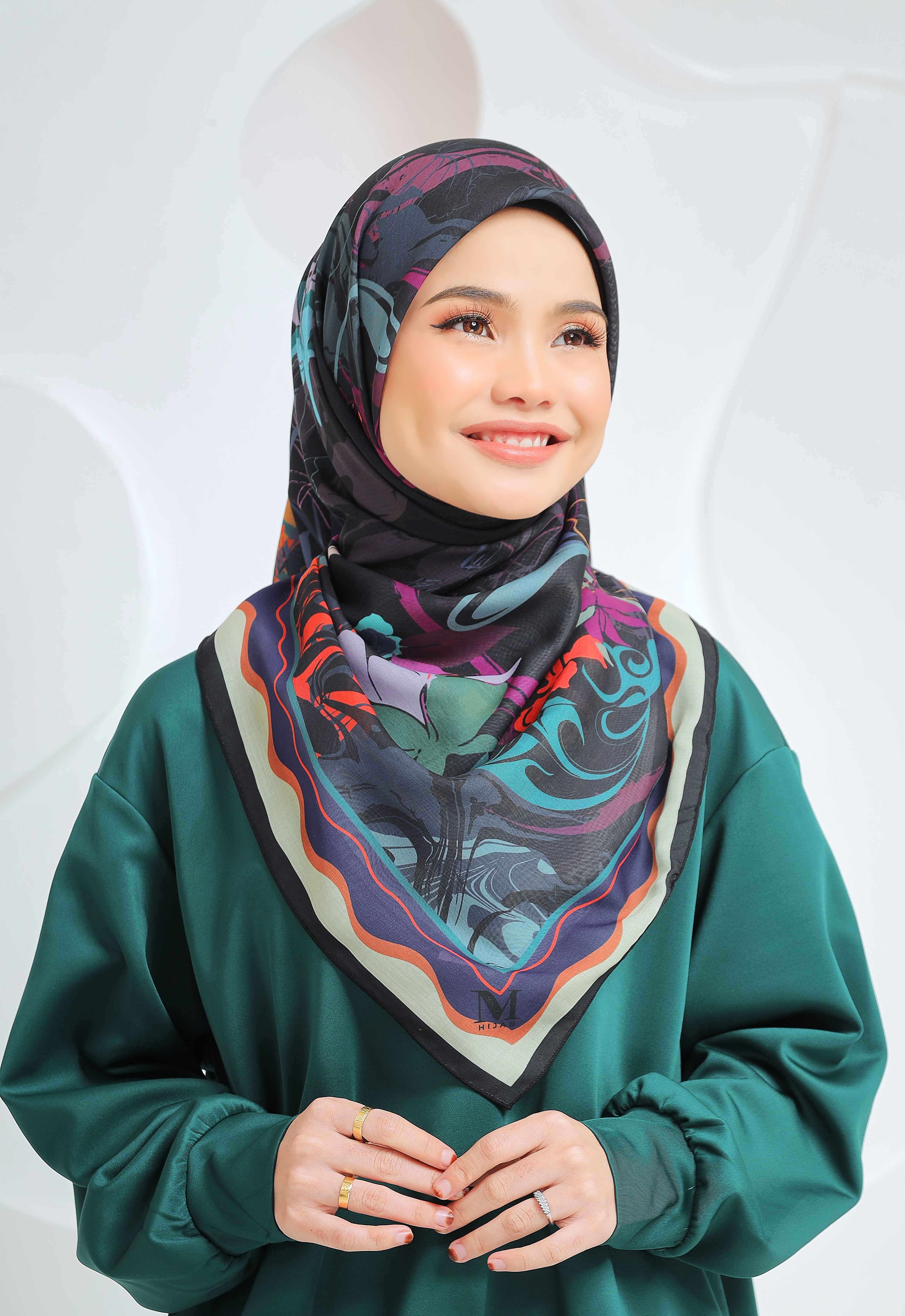 MILAN BAWAL - BLACK