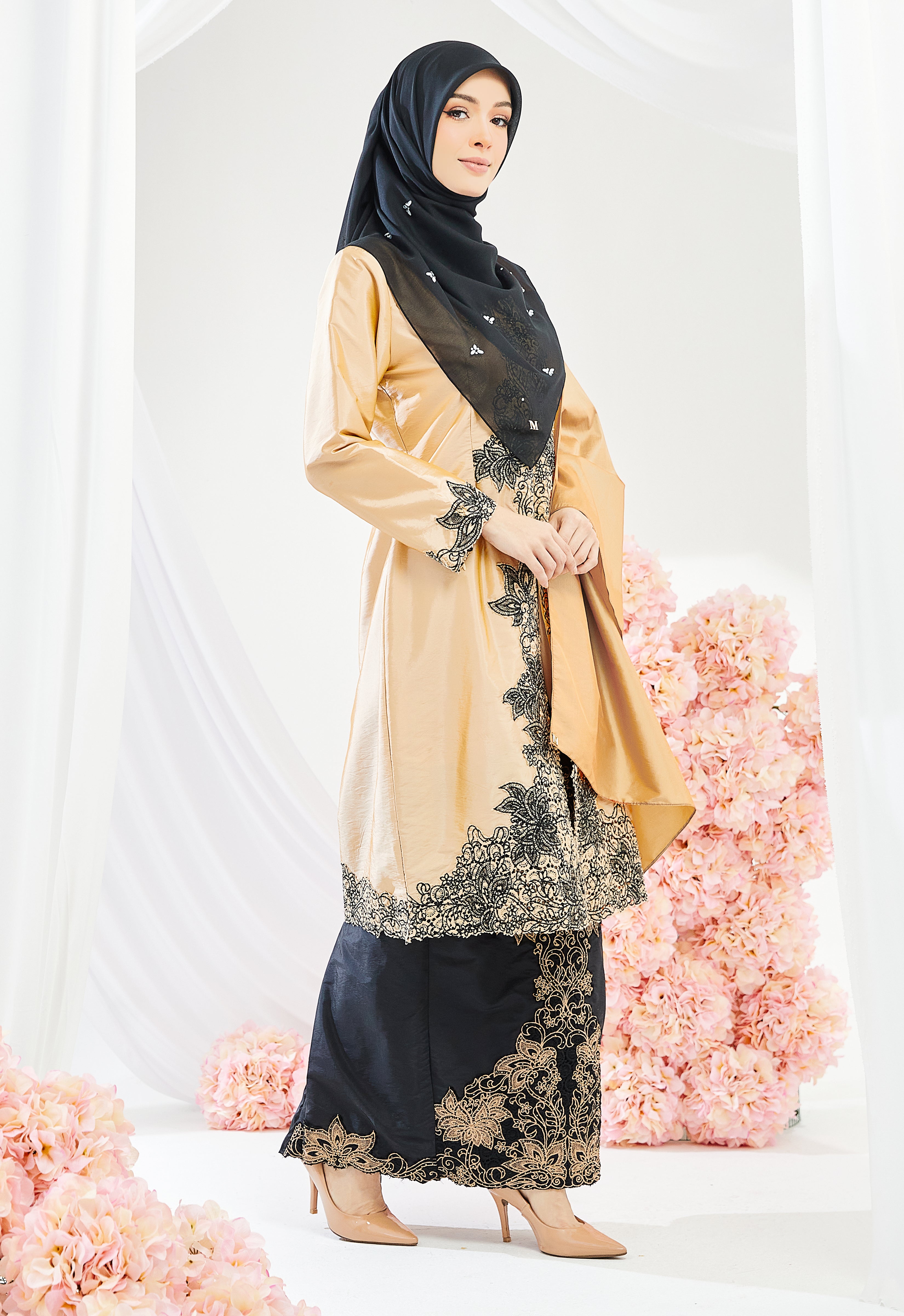 TENGKU AZURA KEBAYA RIAW - GOLD BLACK