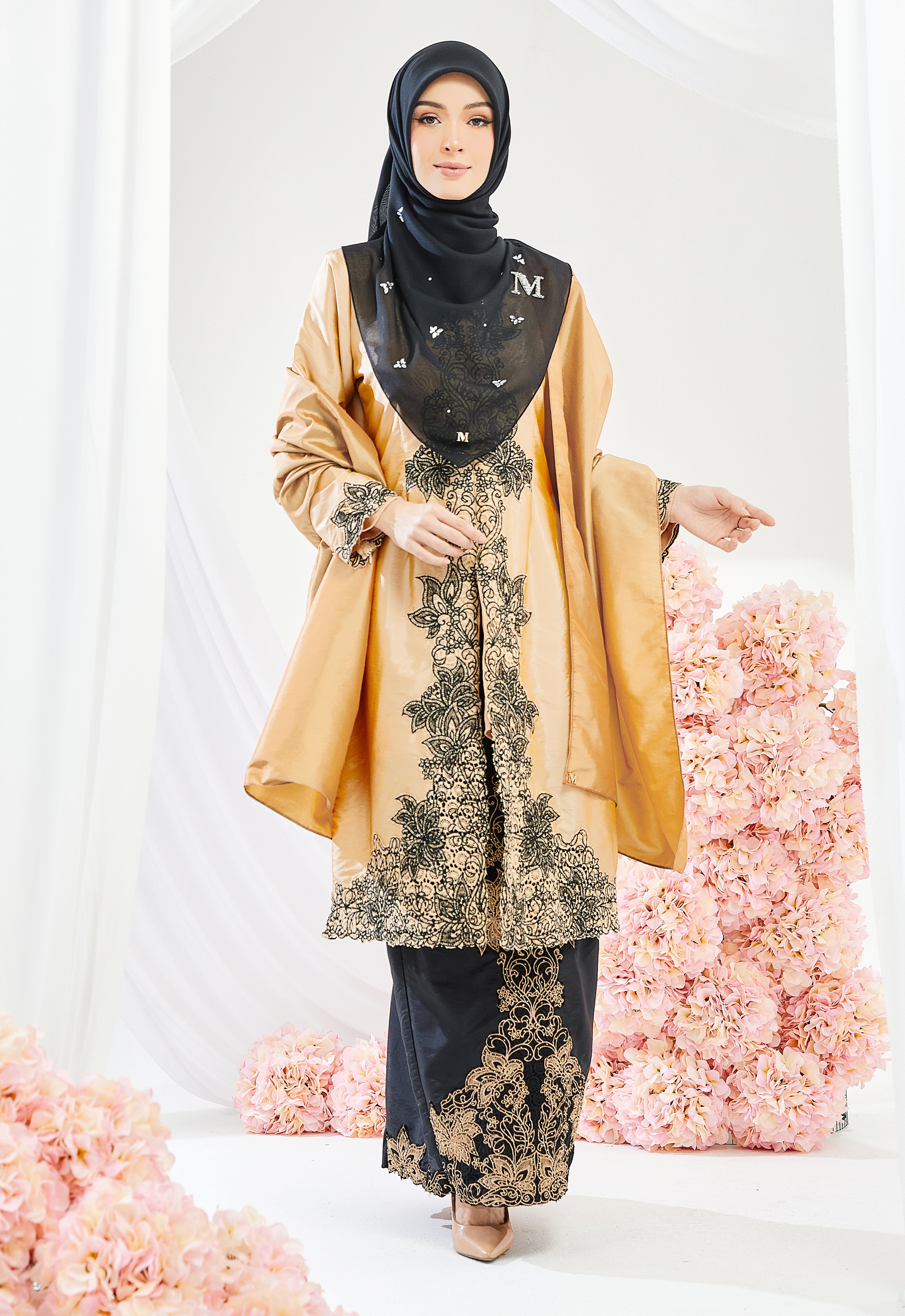 TENGKU AZURA KEBAYA RIAW - GOLD BLACK