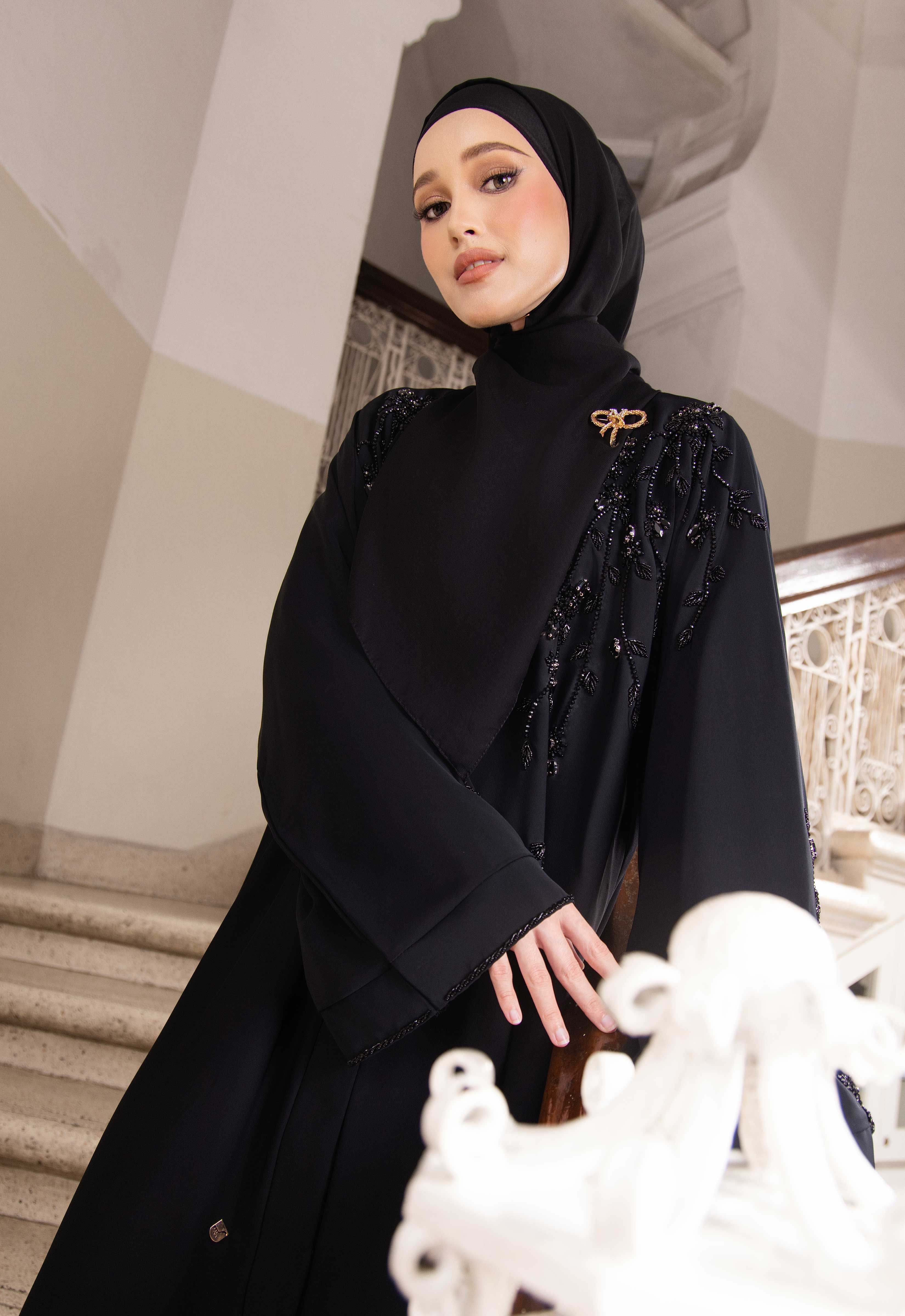 TASNEEM LUXE ABAYA - BLACK