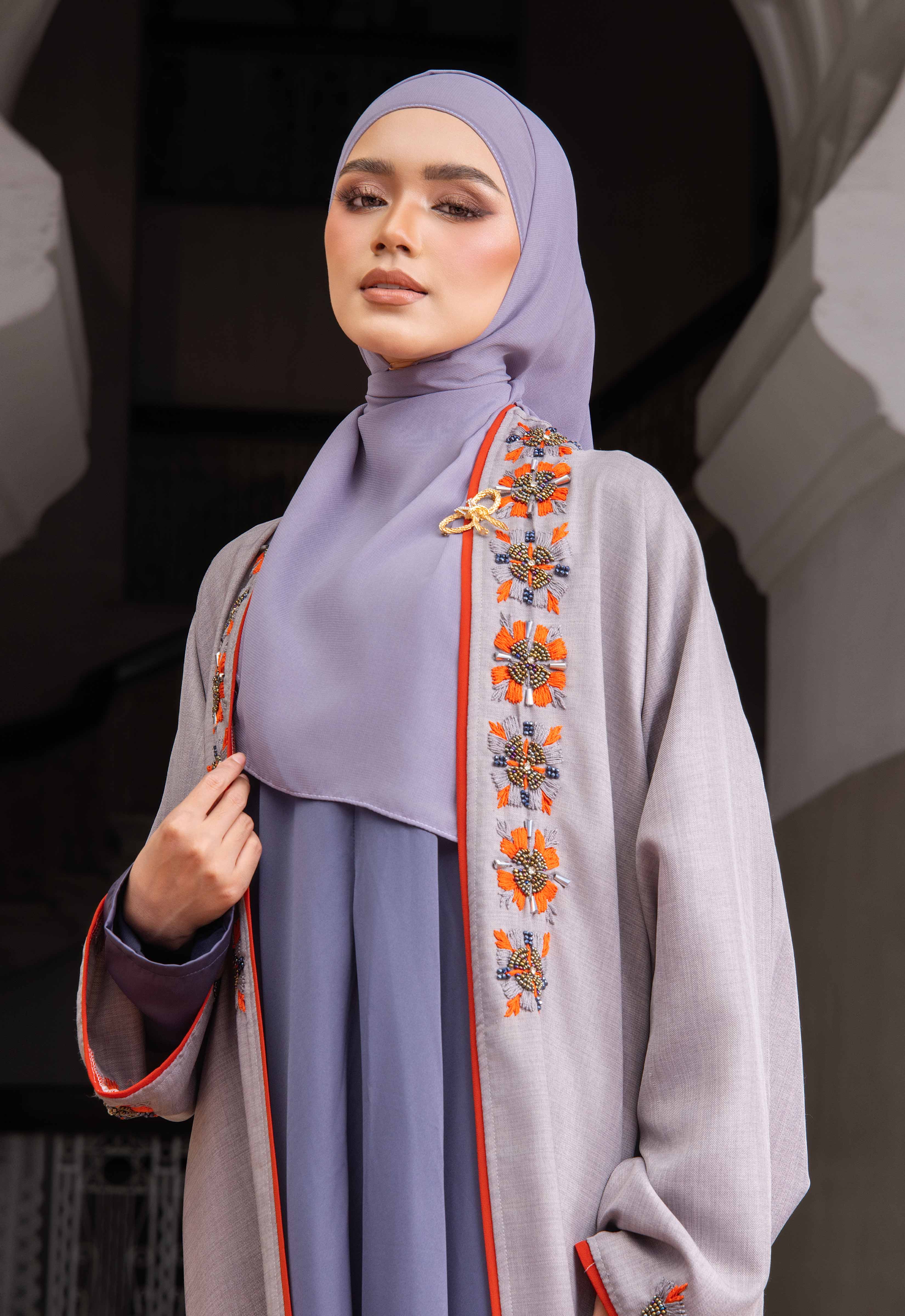 UMAIRA ABAYA - GREY
