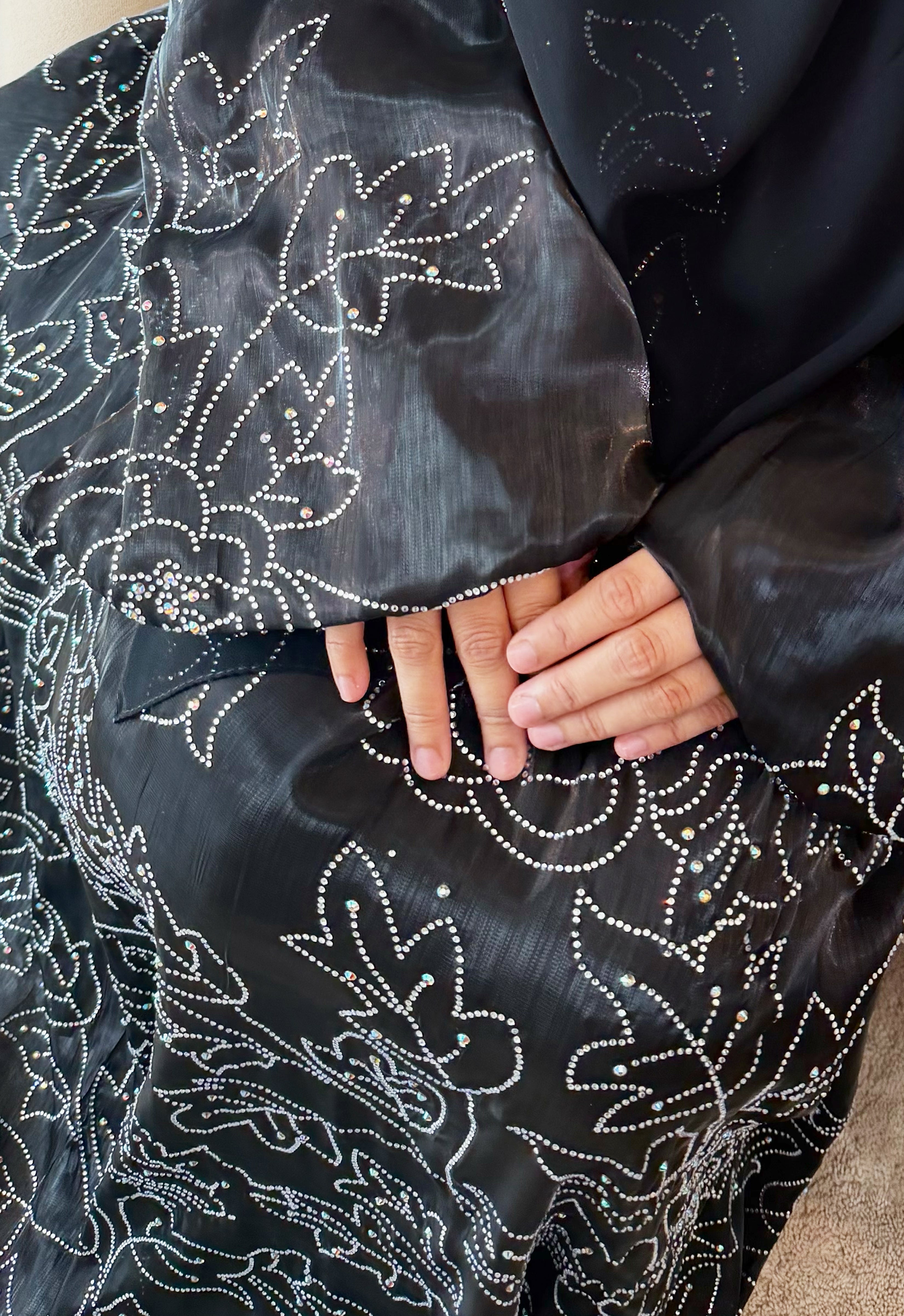 WARDAH LUXE ABAYA - BLACK SILVER