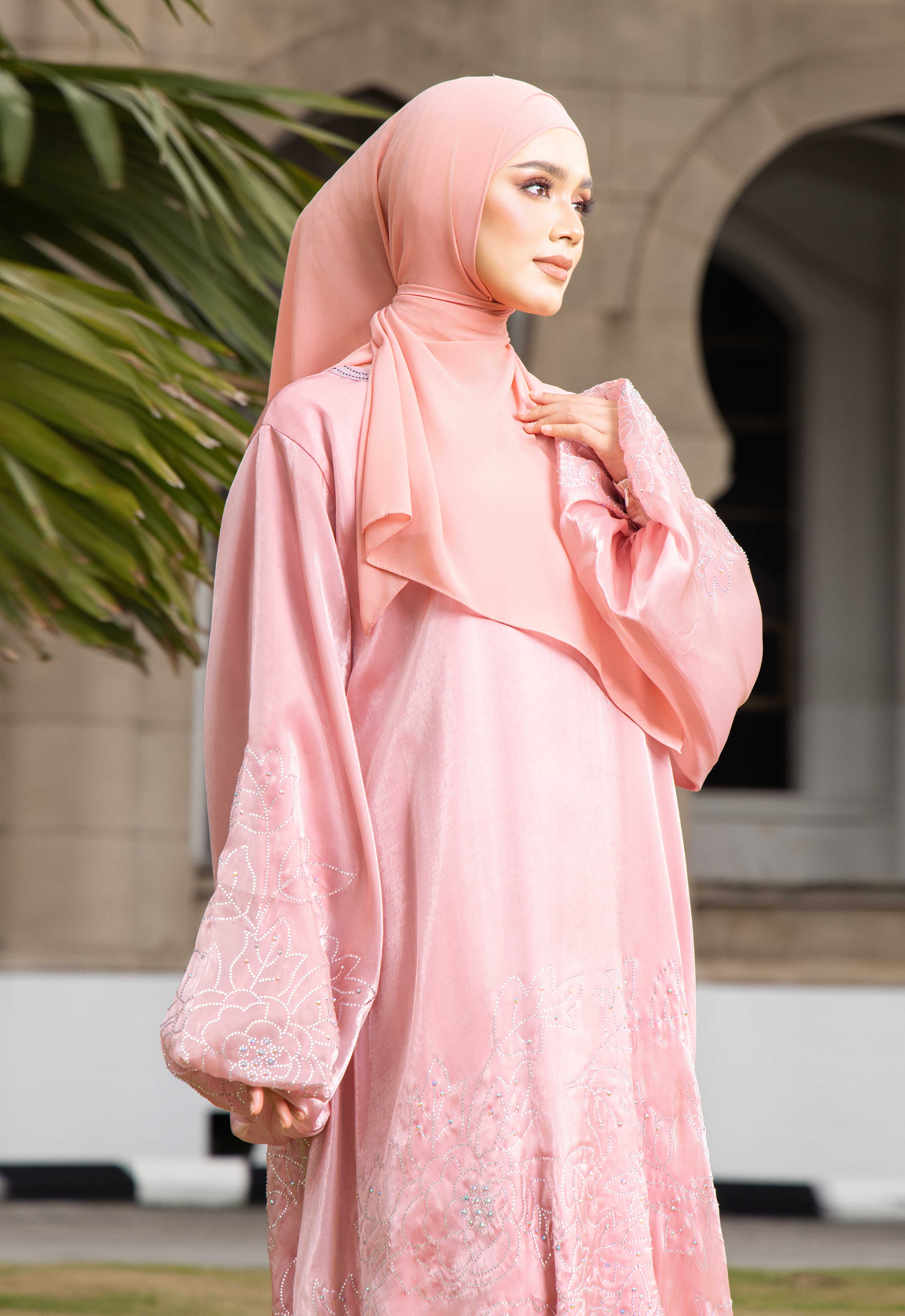 WARDAH LUXE ABAYA - PINK