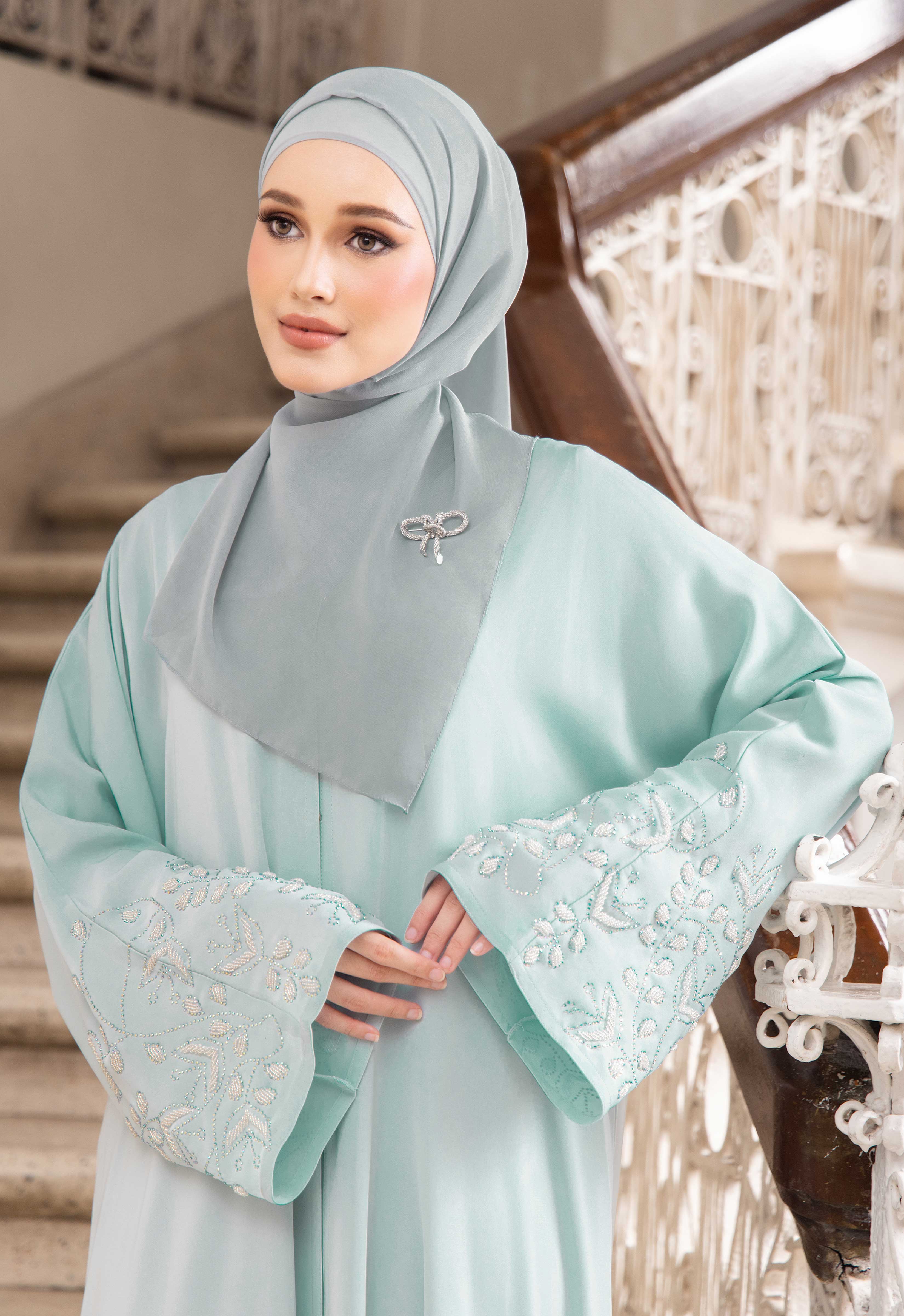 YASMEEN LUXE ABAYA - TIFFANY BLUE