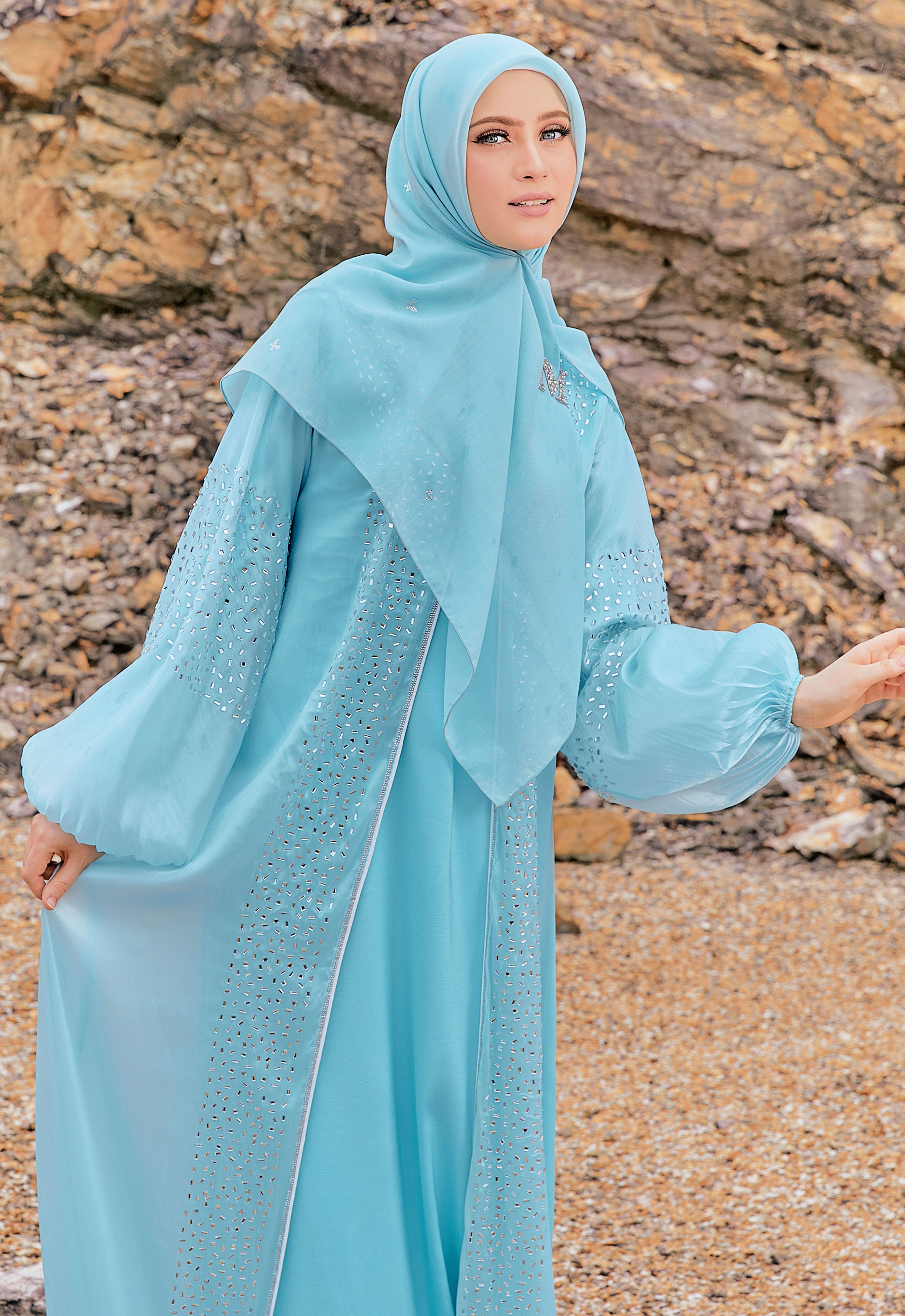 ZAHEERA ABAYA 2.0 - LIGHT TIFFANY