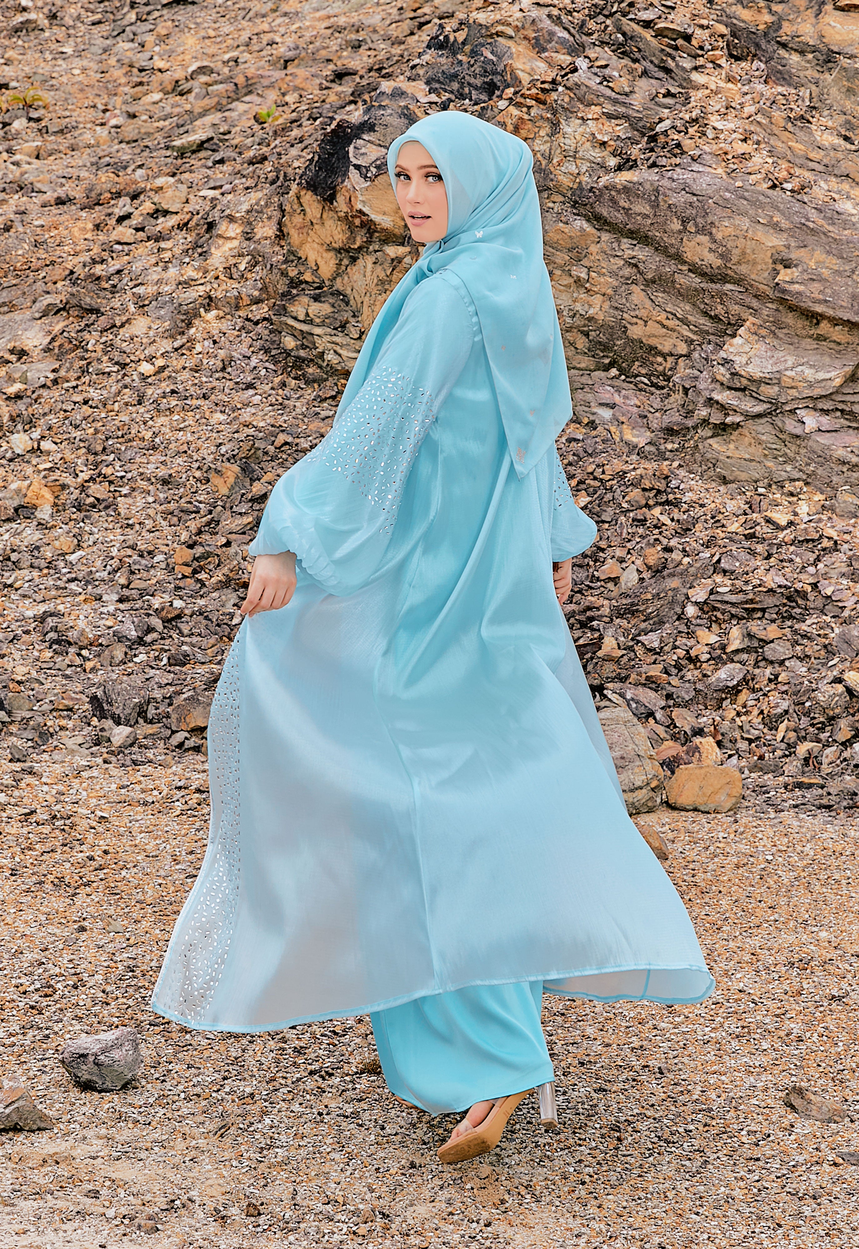 ZAHEERA ABAYA 2.0 - LIGHT TIFFANY