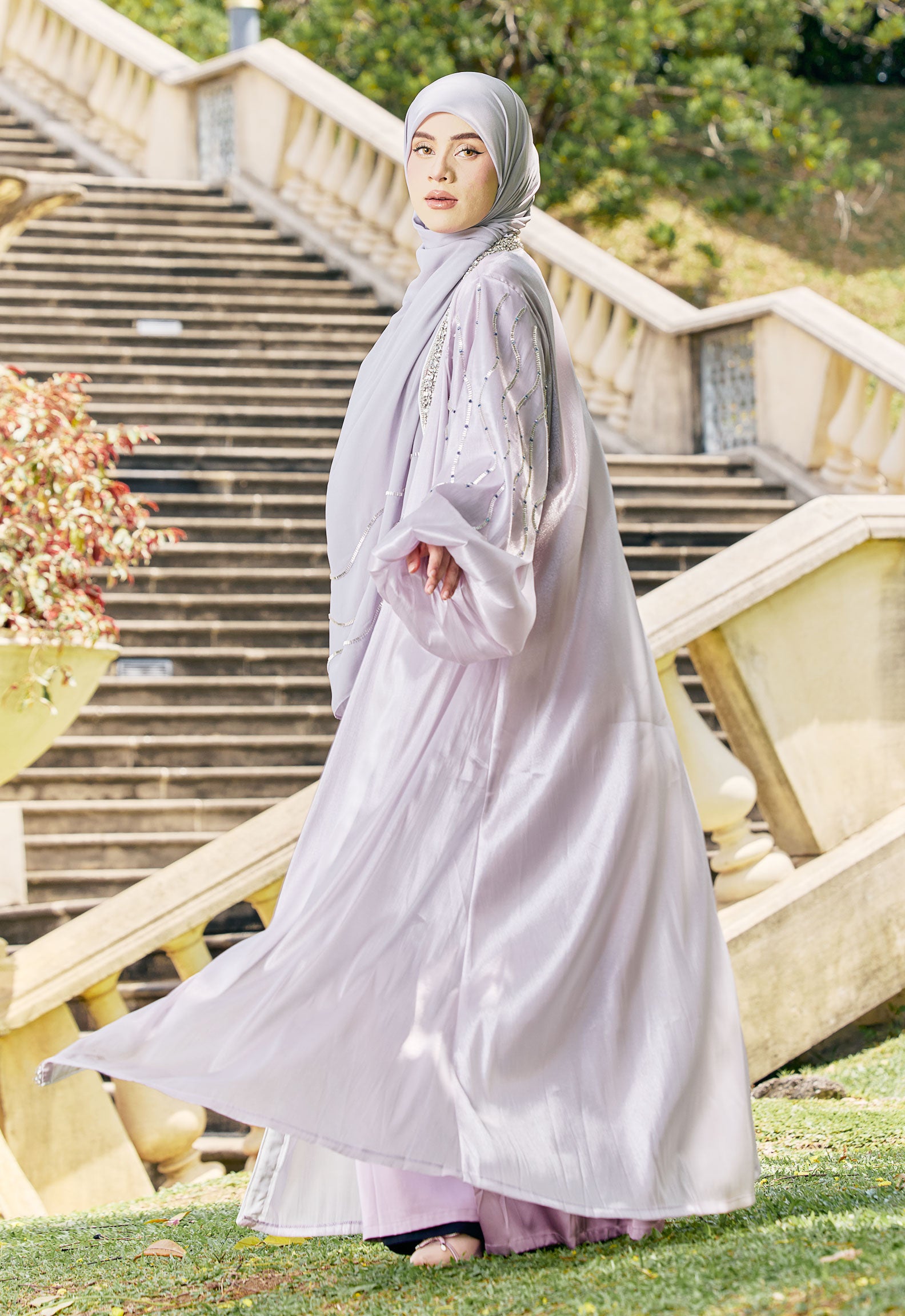 ZAHRAA LUXE ABAYA - LIGHT PURPLE
